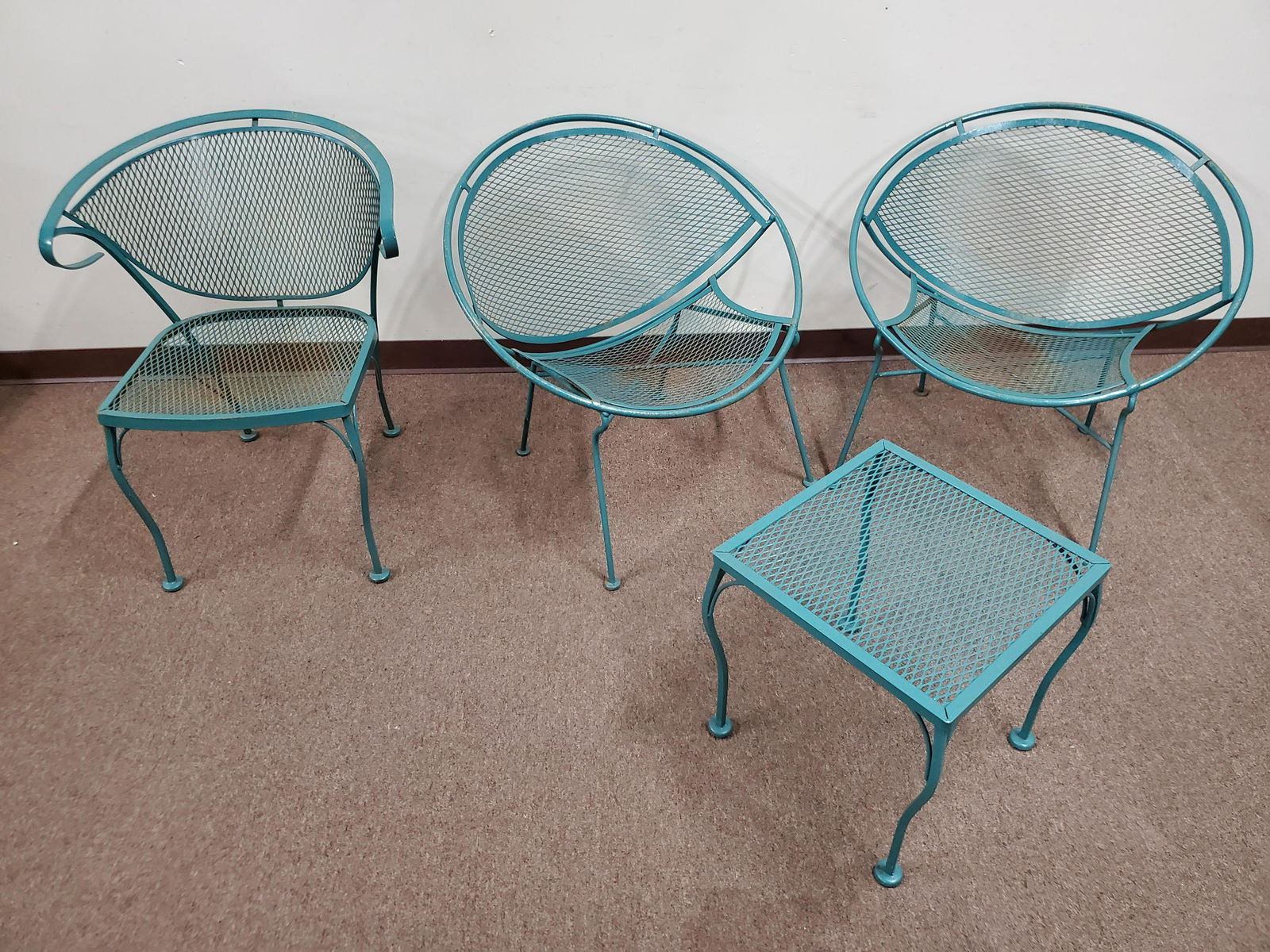 3 Metal Outdoor Chairs and Side Table (1 of 1)