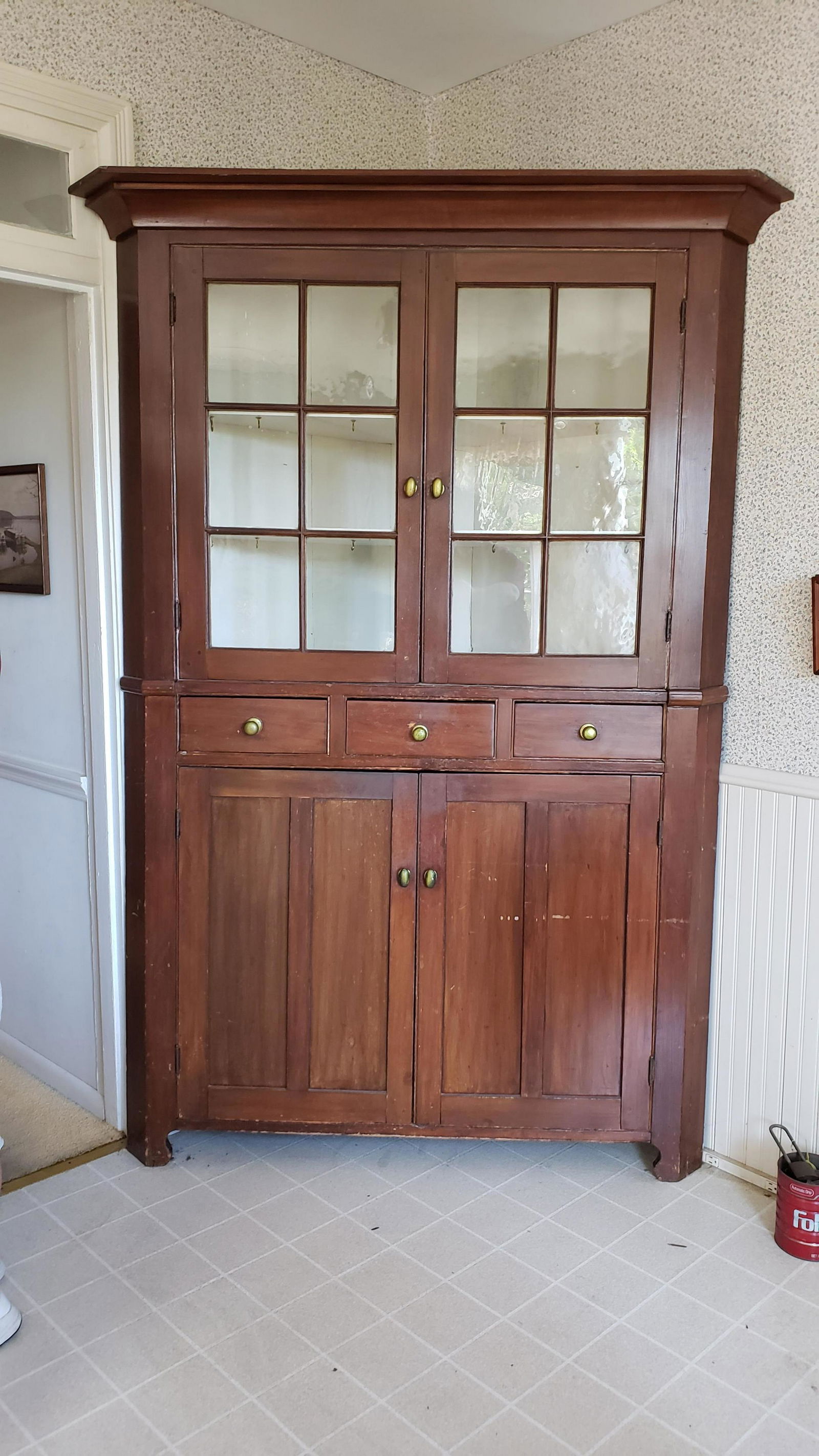 Large Corner Cupboard (1 of 5)