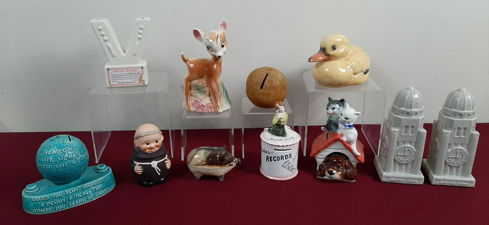 10 Ceramic Still Banks incl. Disney (1 of 4)