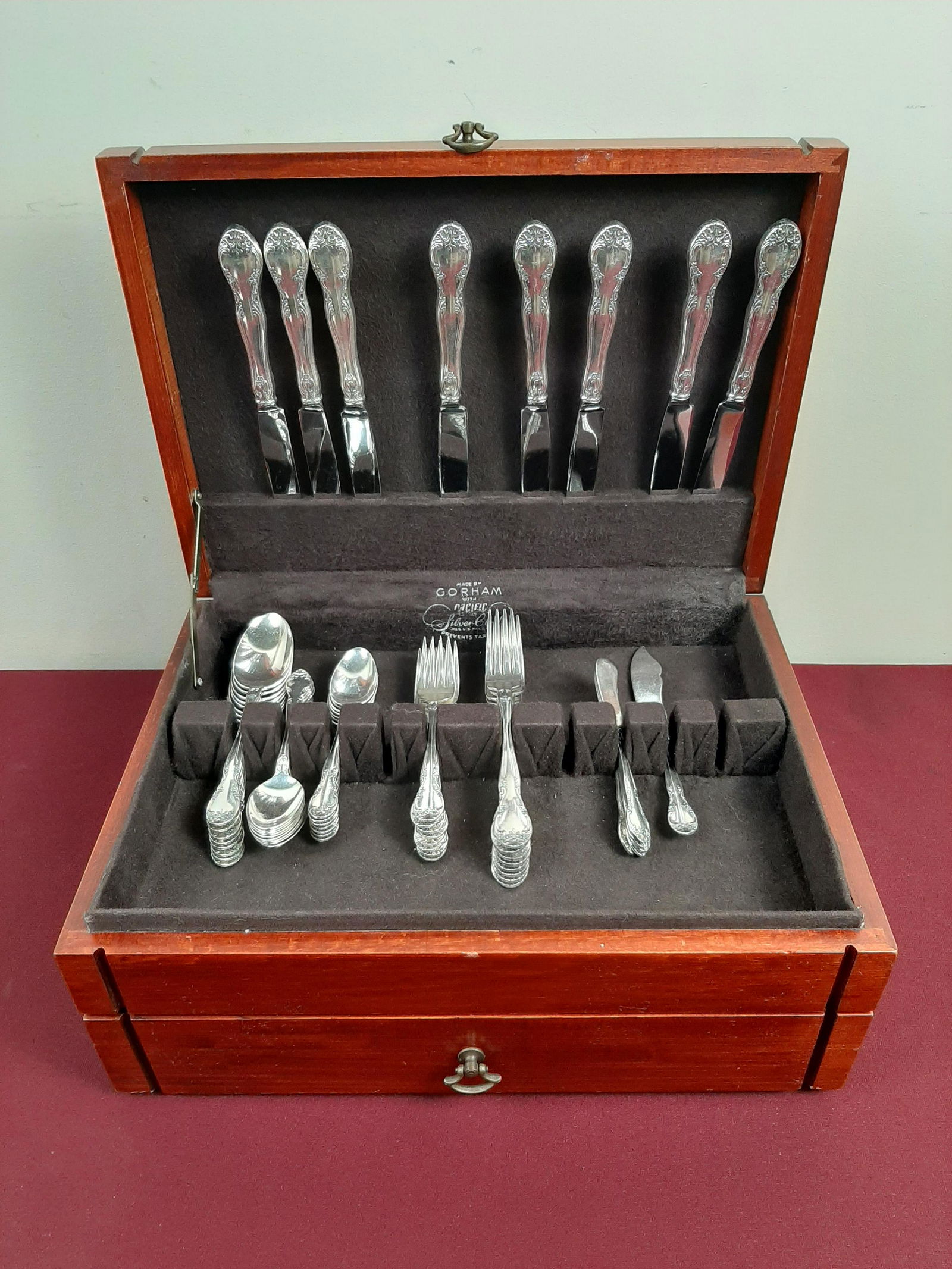 54 Pcs Gorham Silverplate Flatware with Case (1 of 6)
