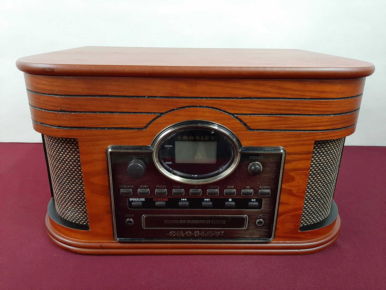 Crosley Multifunction Stereo (1 of 4)