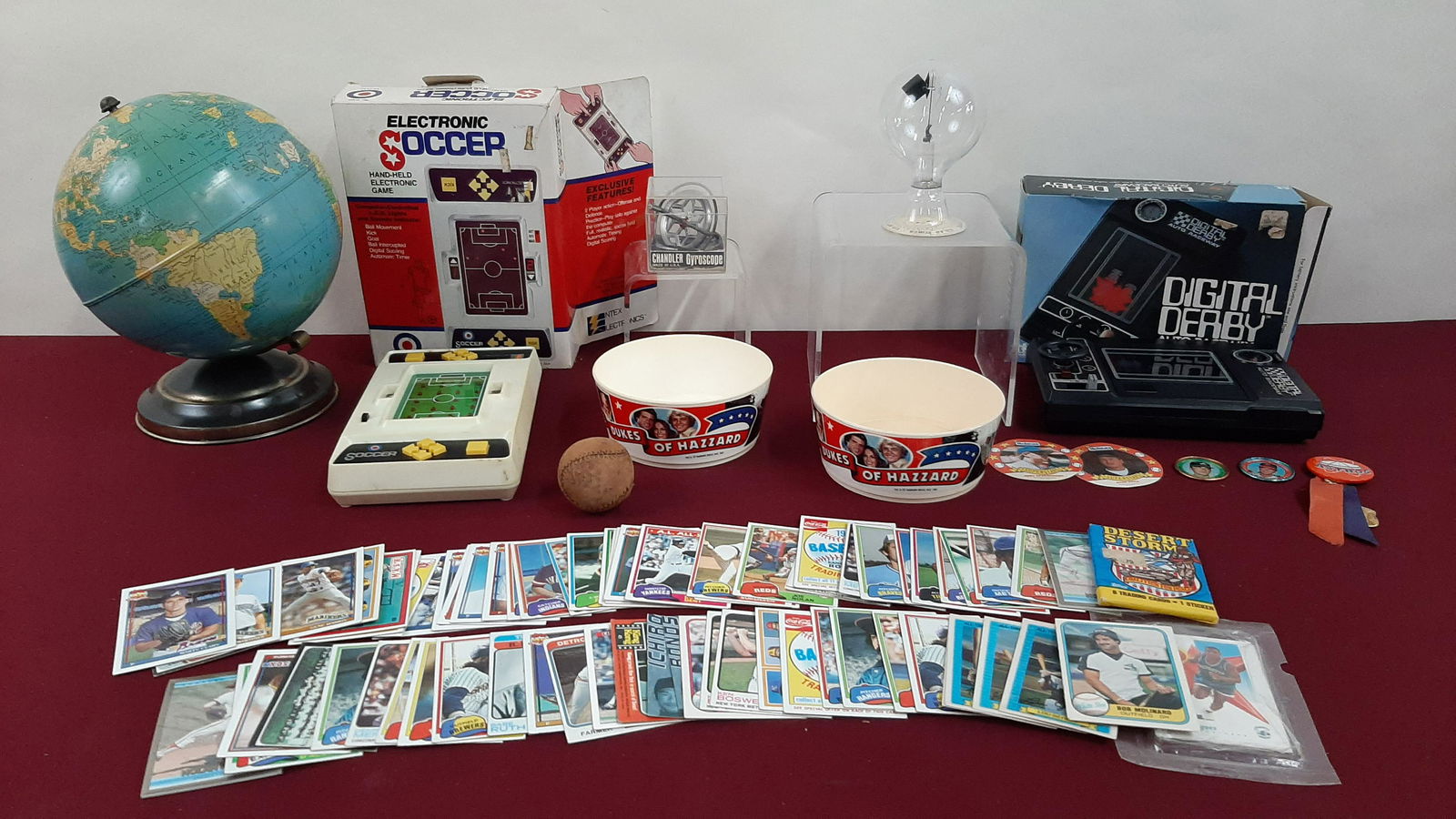 Approx. 86 Pcs incl. Globe and Baseball Cards (1 of 3)