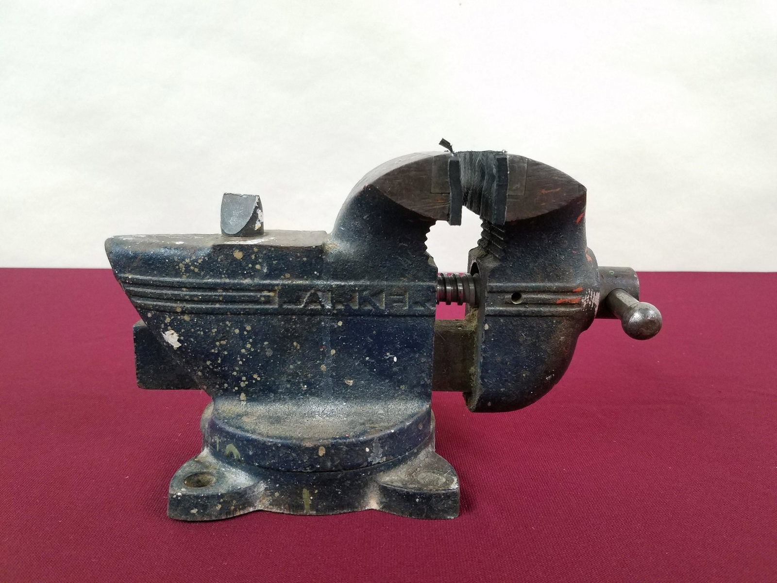 Parker Vise: Jaws: 4" wide. IMPORTANT: Before bidding, please read the terms and conditions below. When you registered for the auction you agreed to these terms and will be required to comply with them.
