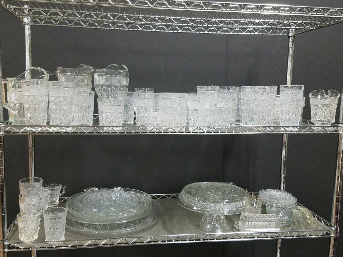 80 Pcs Heisey Cape Cod Dinnerware (1 of 4)