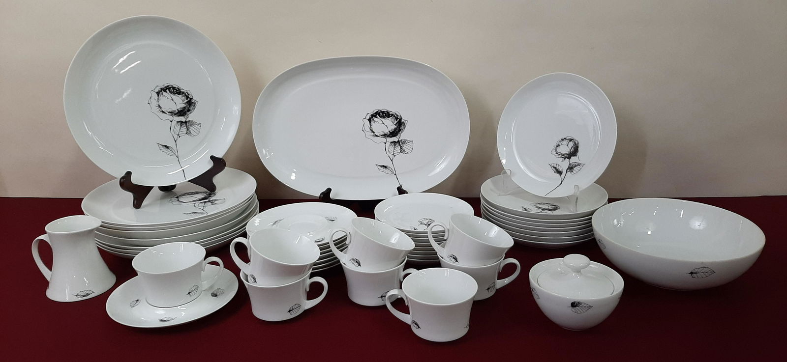 45 Pcs Bidasoa "España Rosa" Dinnerware (1 of 4)