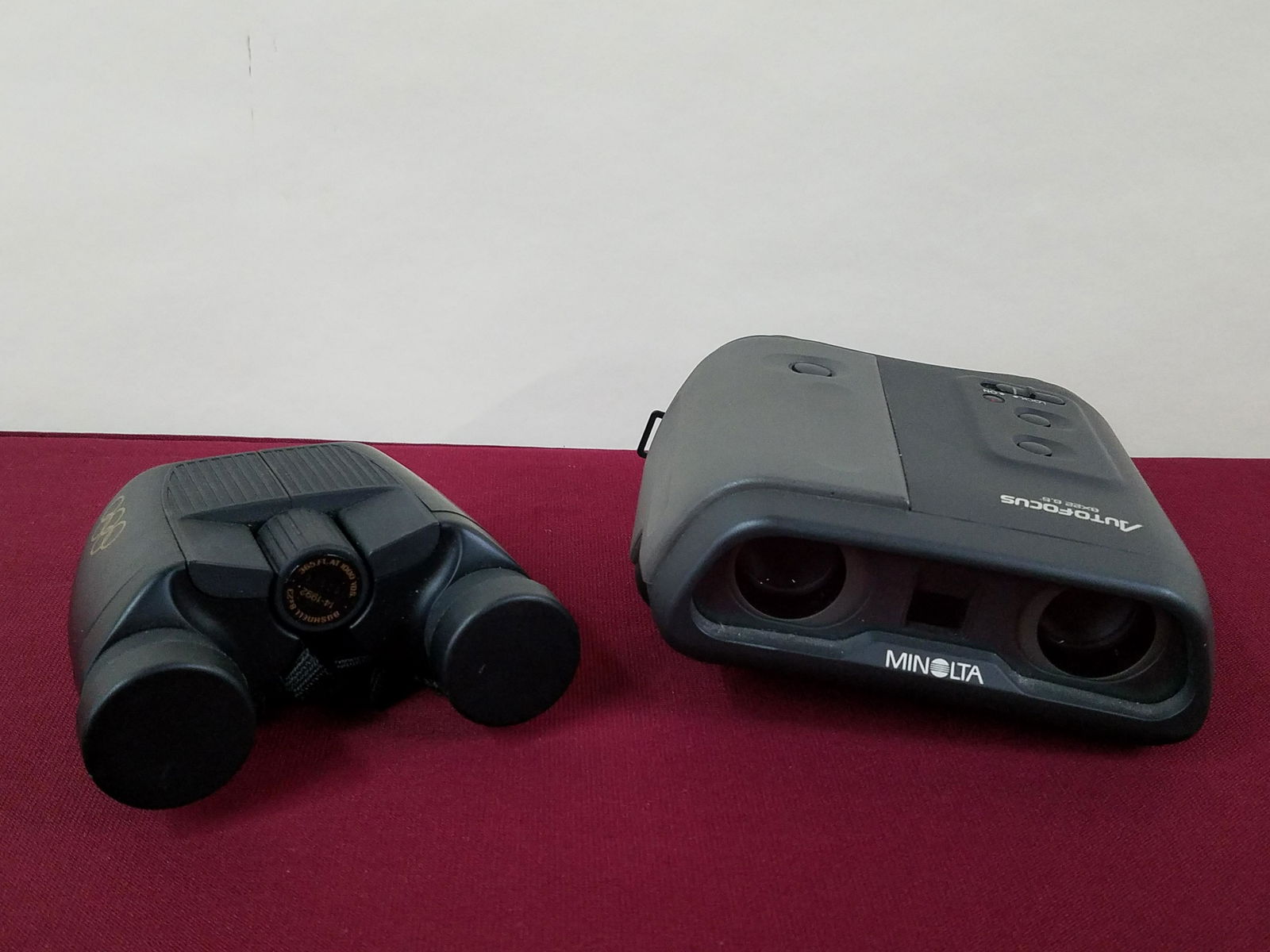 2 Pairs Binoculars incl Minolta and Bushnell (1 of 4)