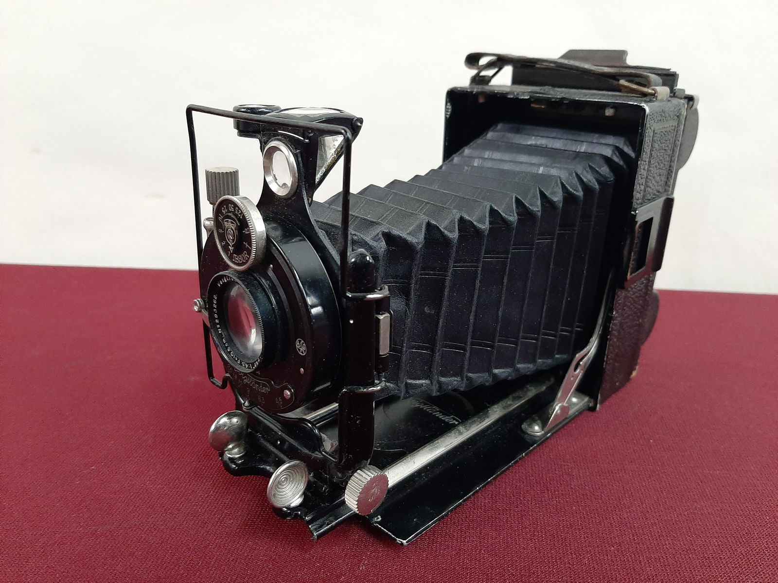 Voigtlander Folding Camera (1 of 6)