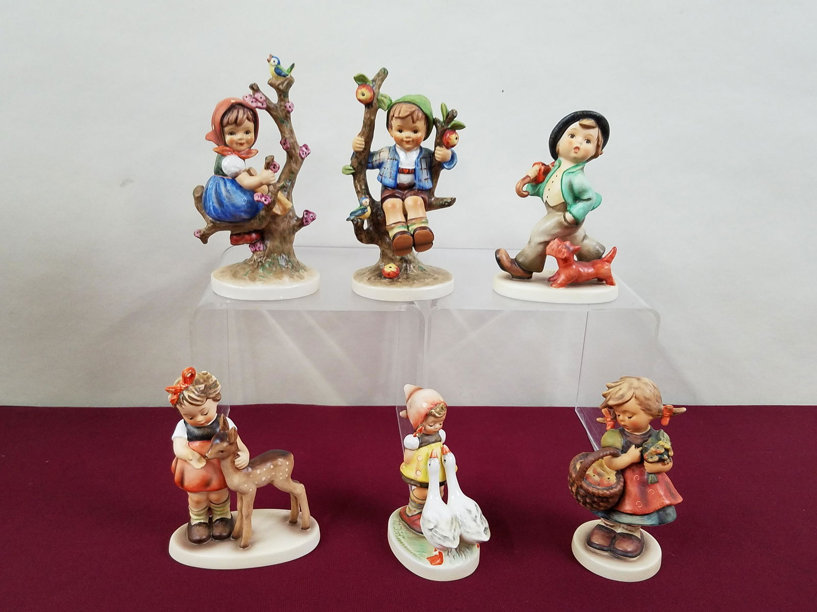 6 Hummel Figurines incl Friends (1 of 8)