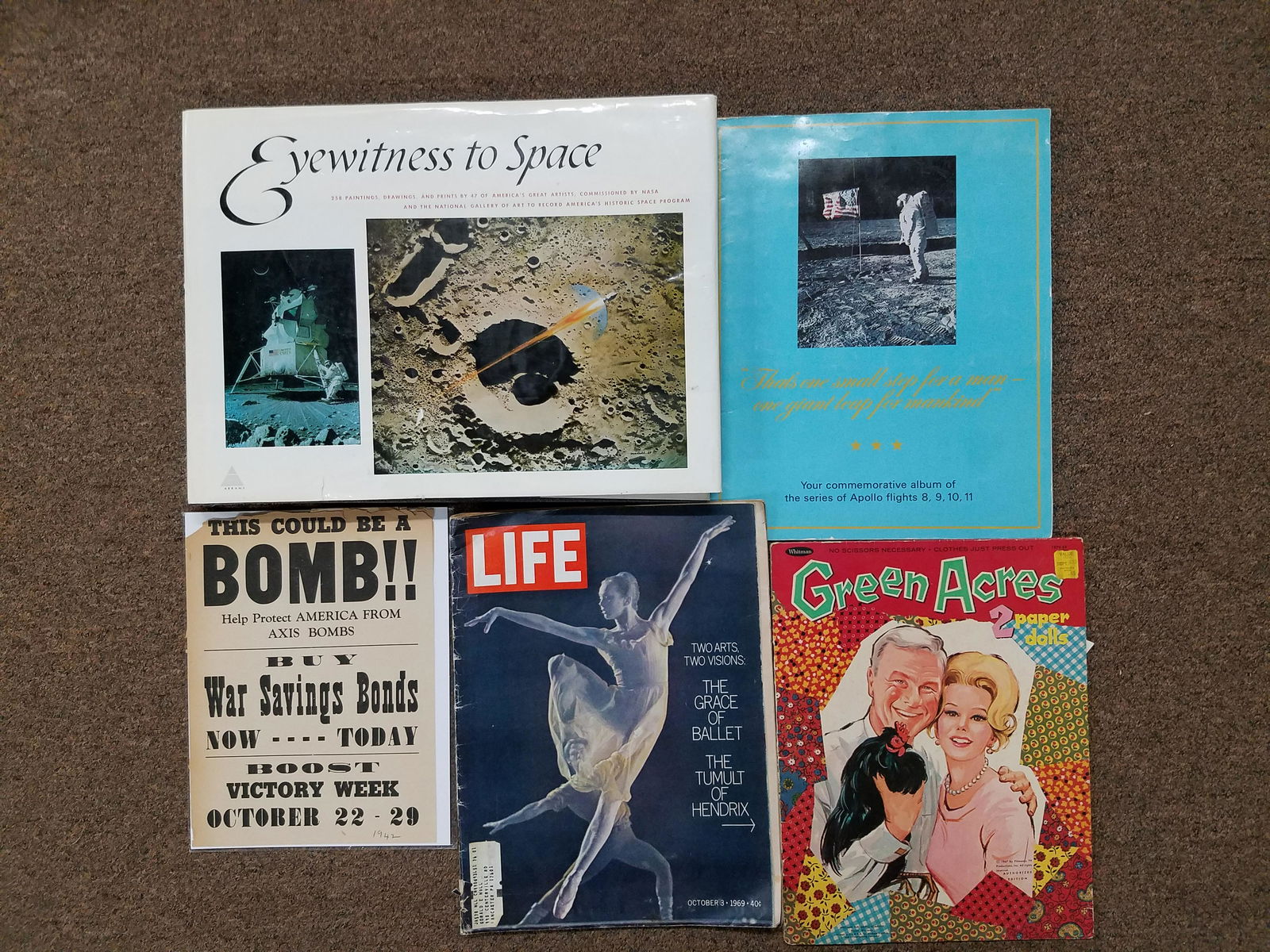 31 Pcs Books, Magazines and Paper Dolls (1 of 8)