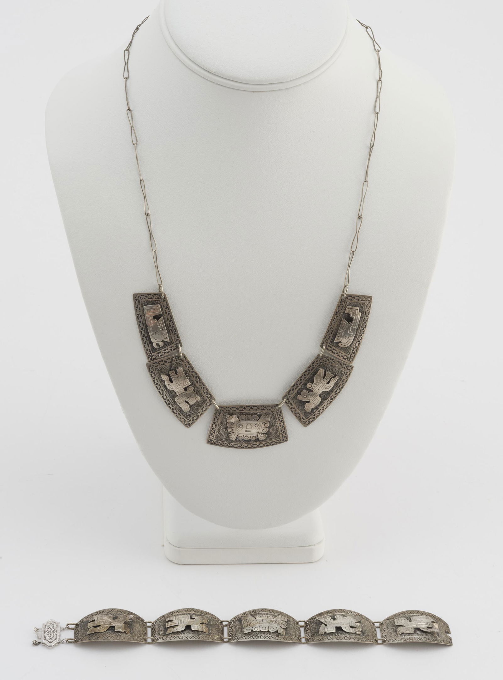 Peruvian Silver Bracelet and Necklace (1 of 5)