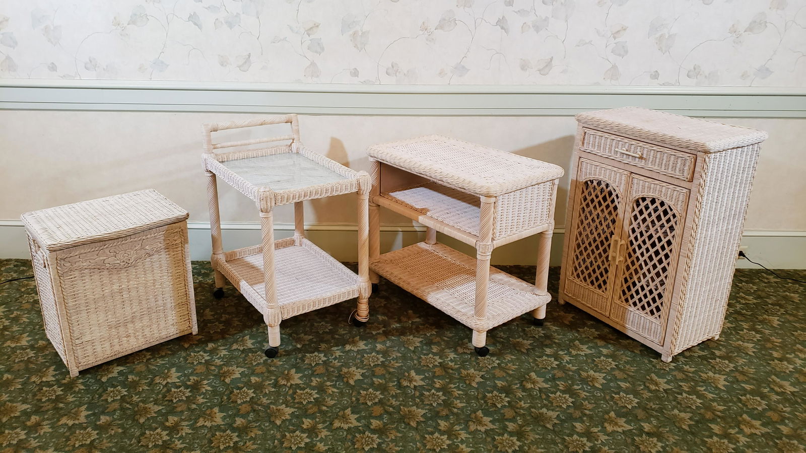4 Pcs Wicker Furniture (1 of 5)