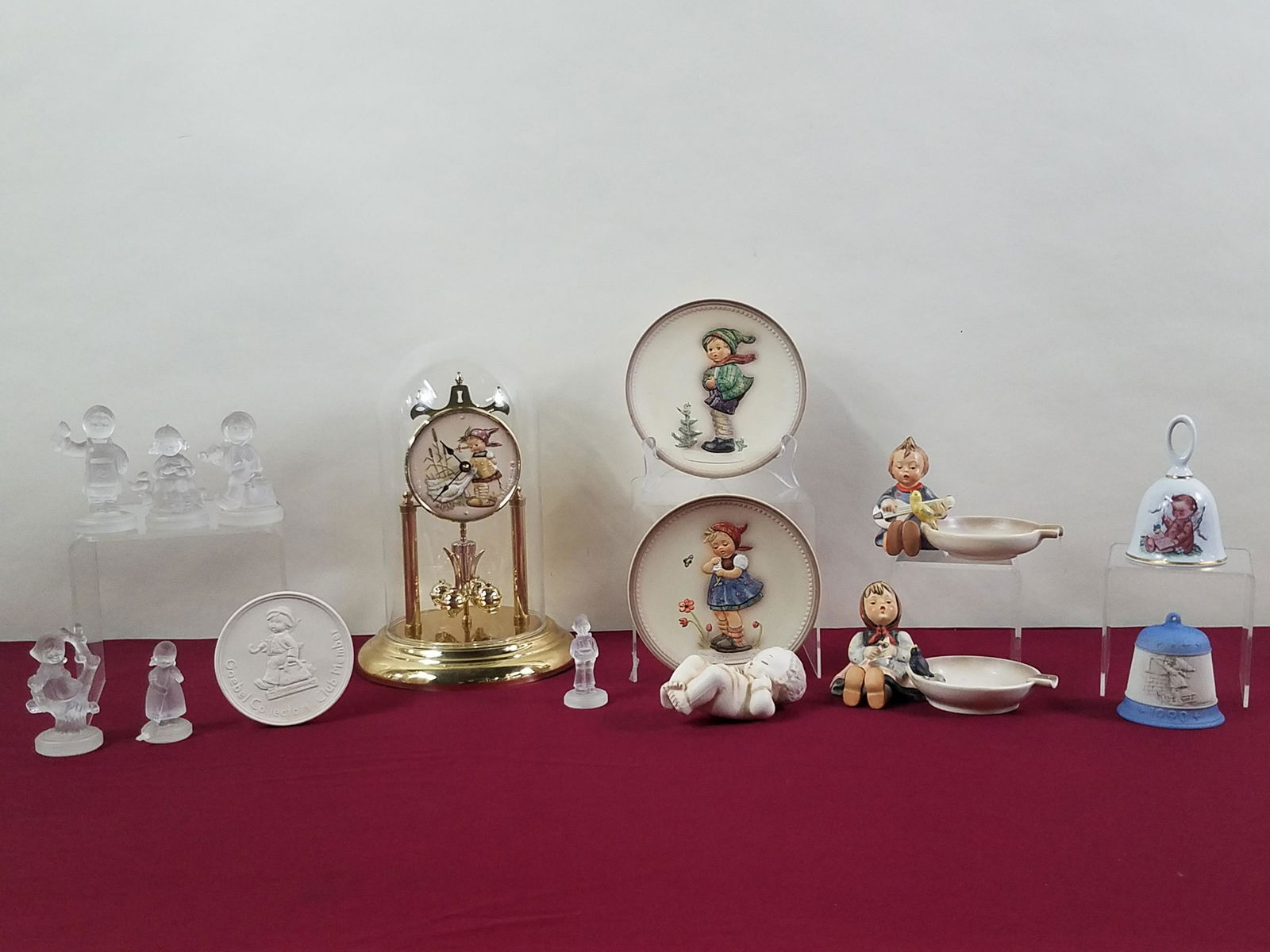 15 Hummel Figurines and Collectibles (1 of 16)