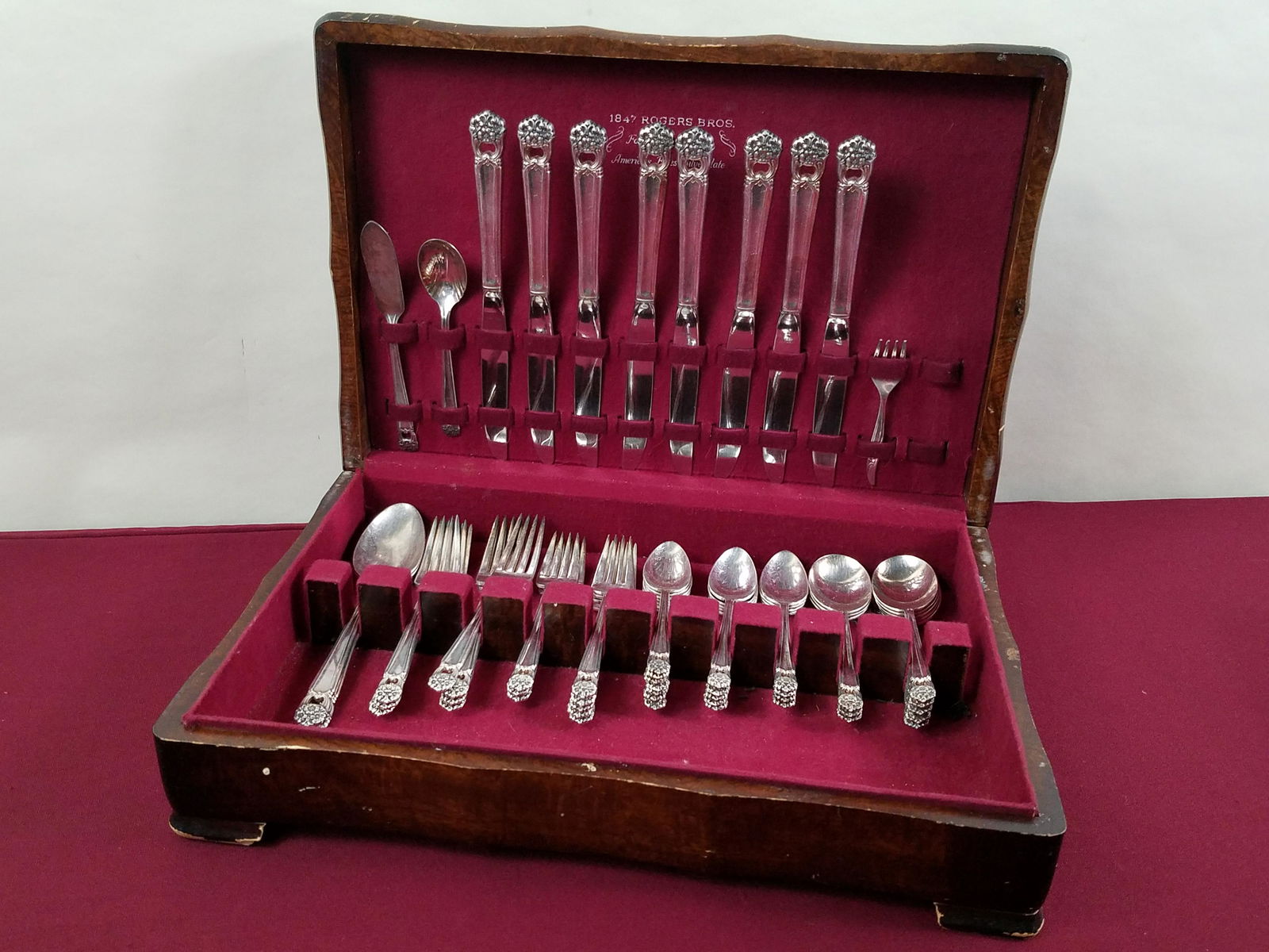 52 Pcs "Eternally Yours" Rogers Bros Silverplate (1 of 4)