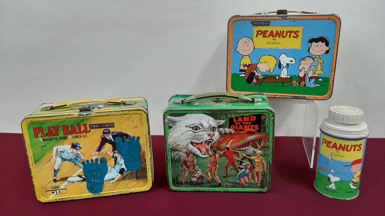 3 Painted Tin Lunch Boxes incl. Peanuts (1 of 13)