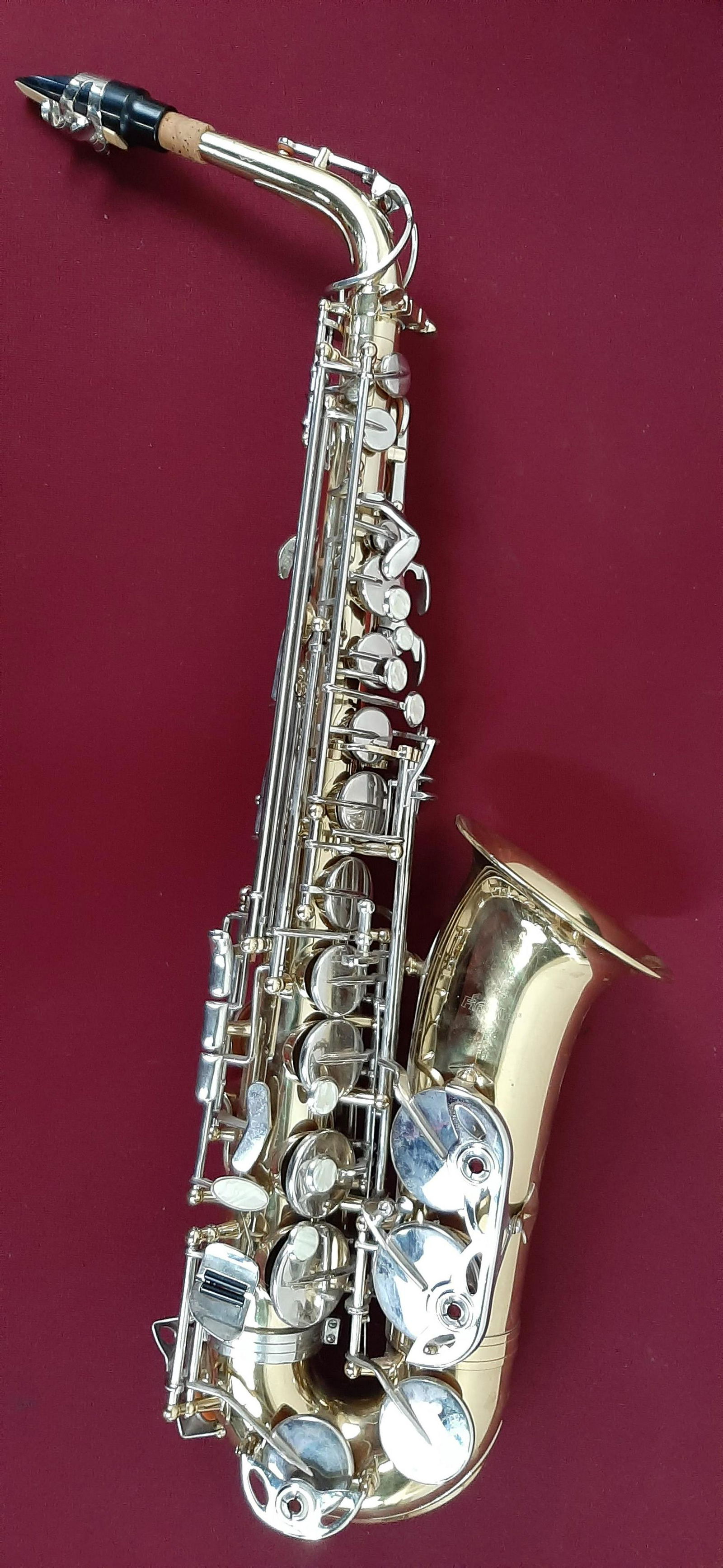 First Act Alto Saxophone with Case (1 of 4)