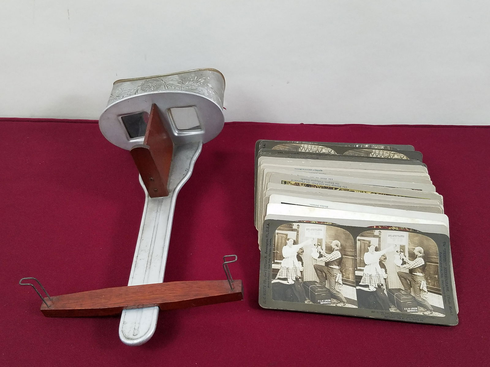 The Perfecscope Stereoviewer with 39 cards (1 of 10)