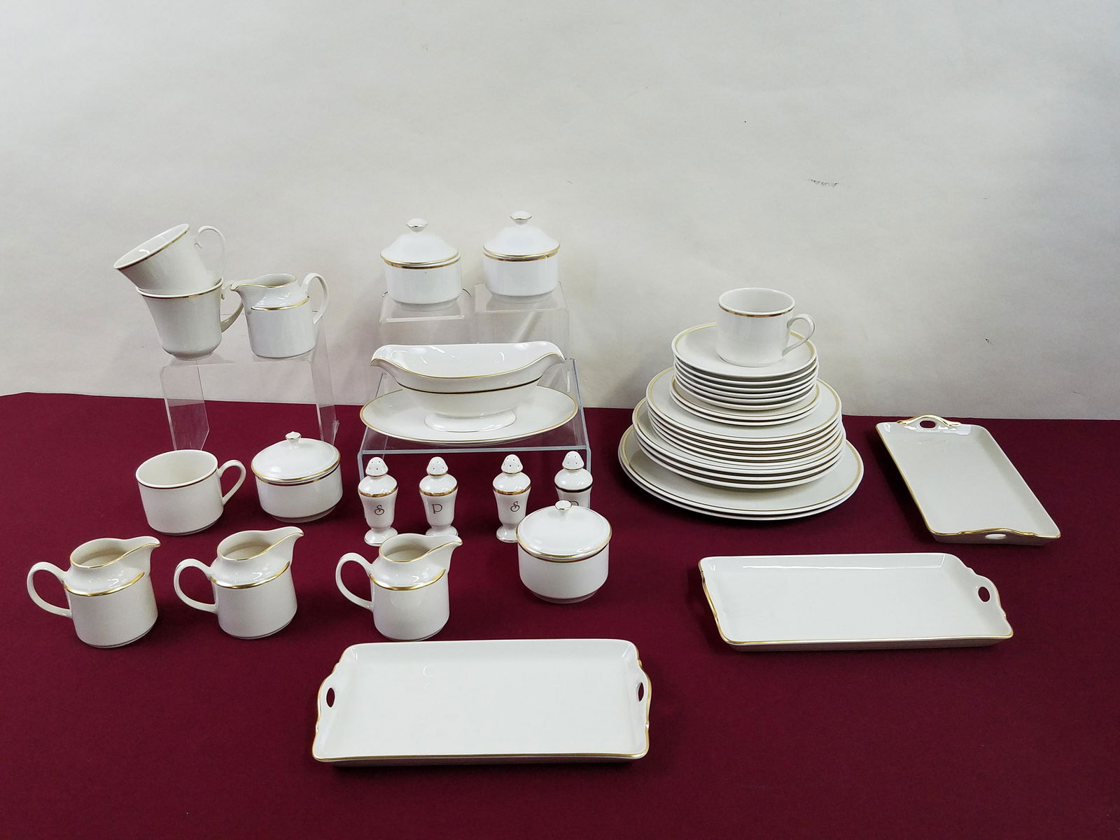38 Pcs Pickard Dinnerware (1 of 6)