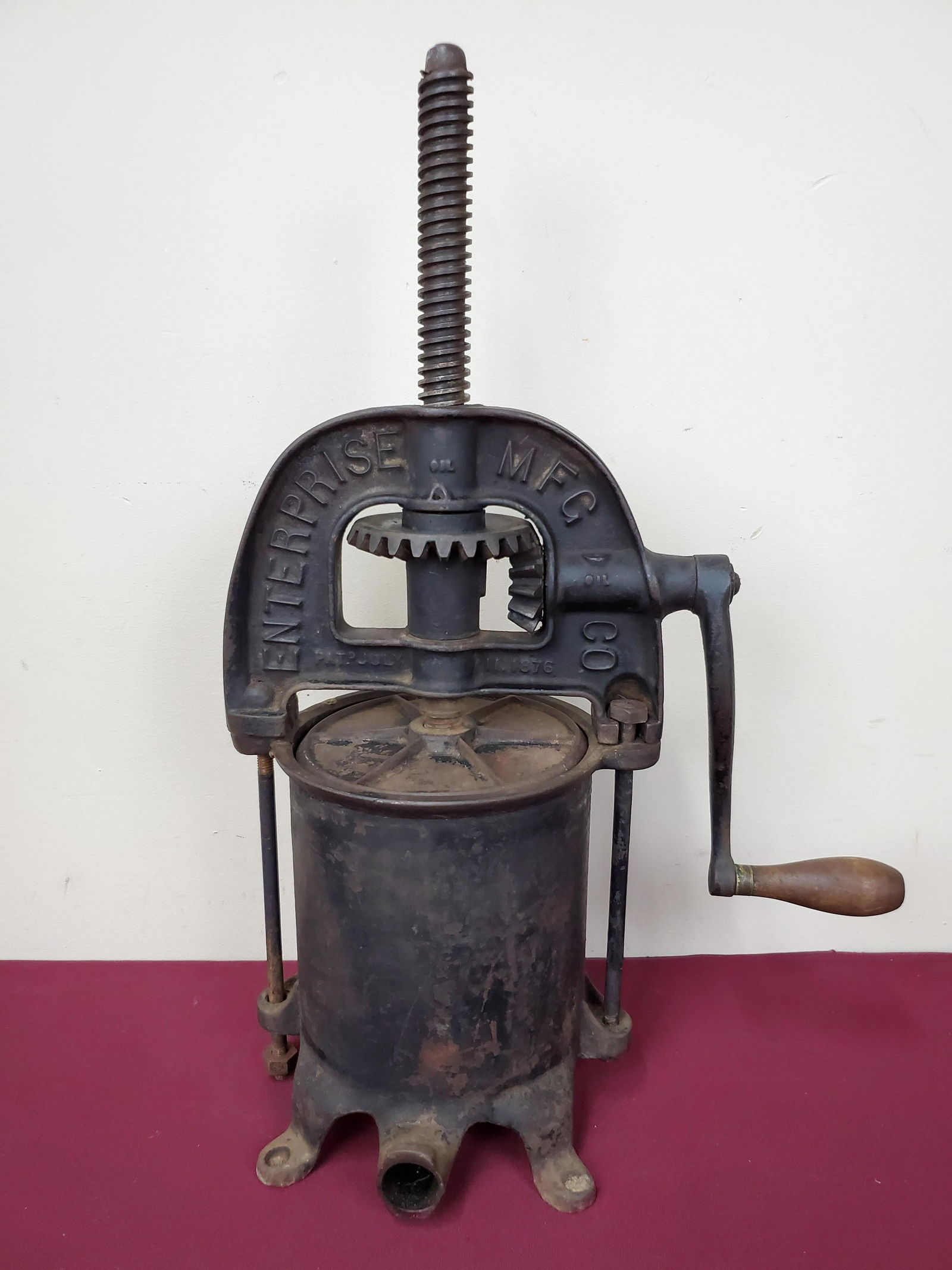 Enterprise Mfg Fruit Press (1 of 2)