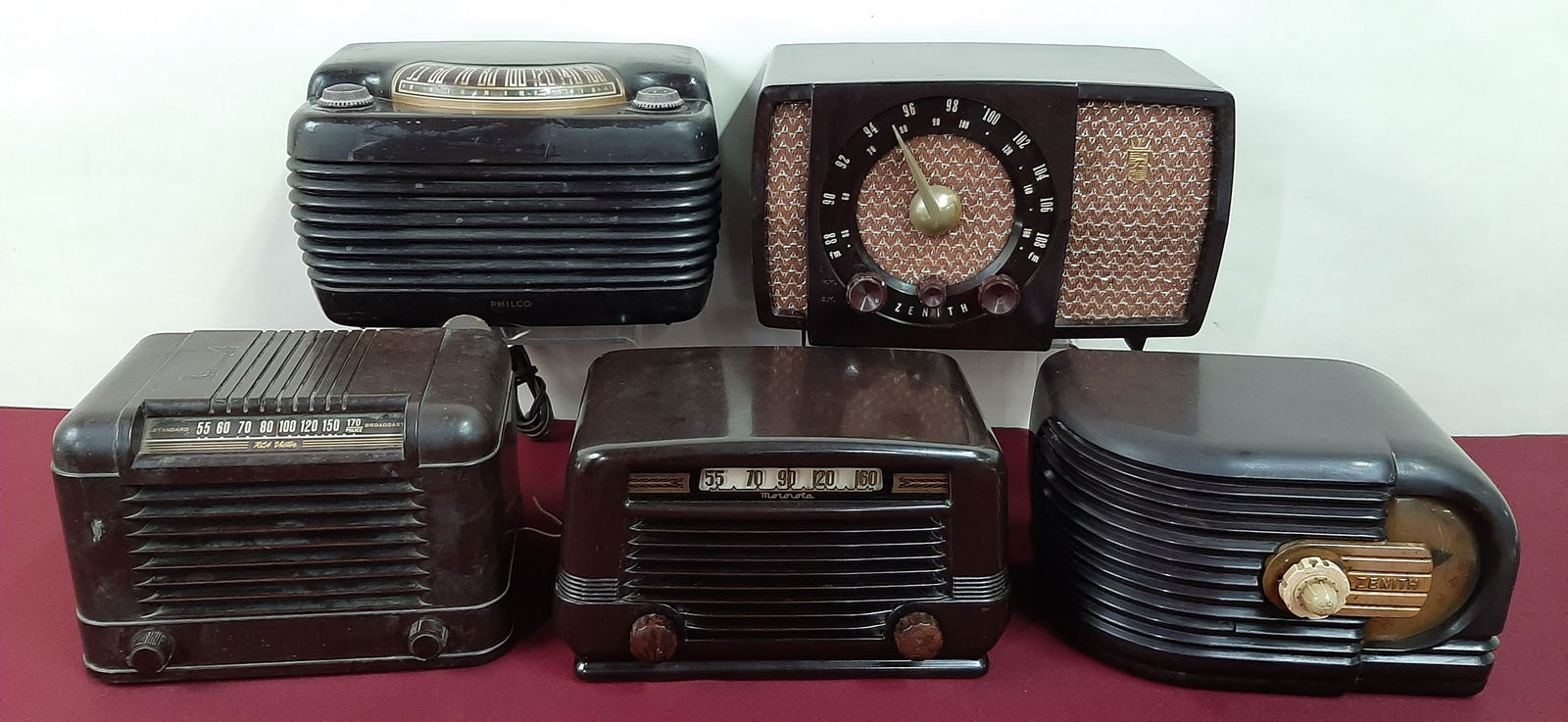 5 Antique Radios (1 of 17)