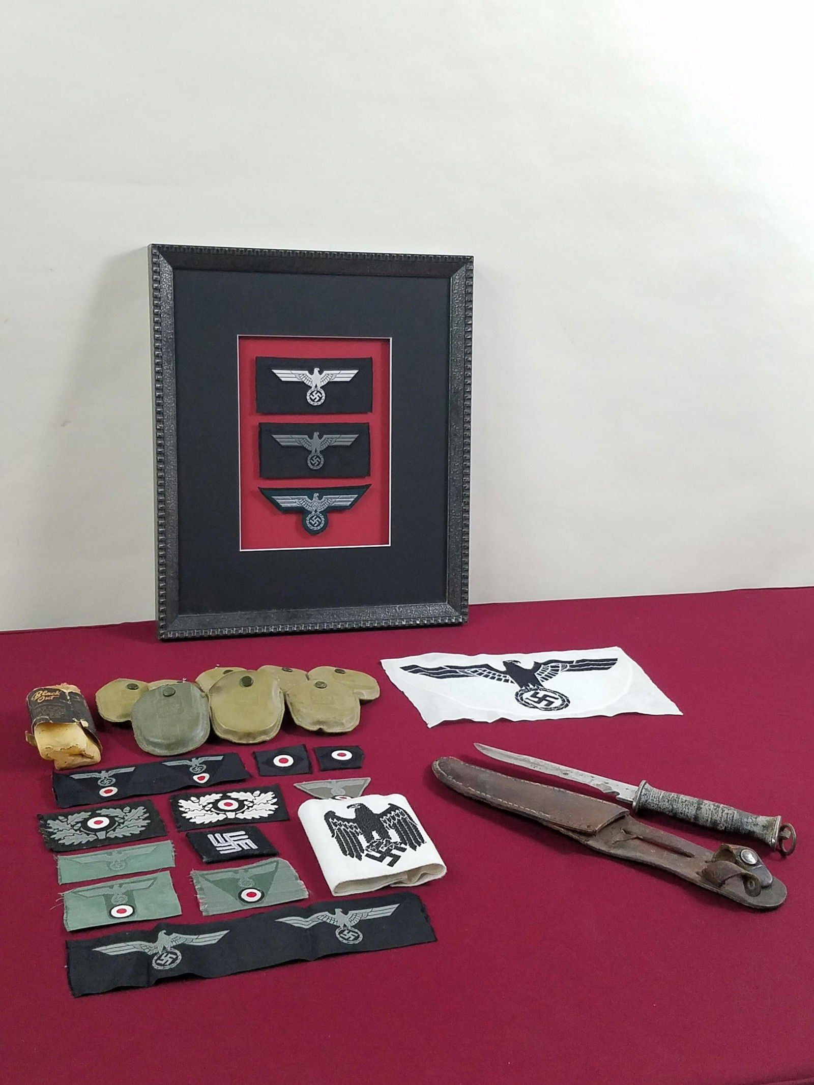 24 Pcs WWII Memorabilia (1 of 10)