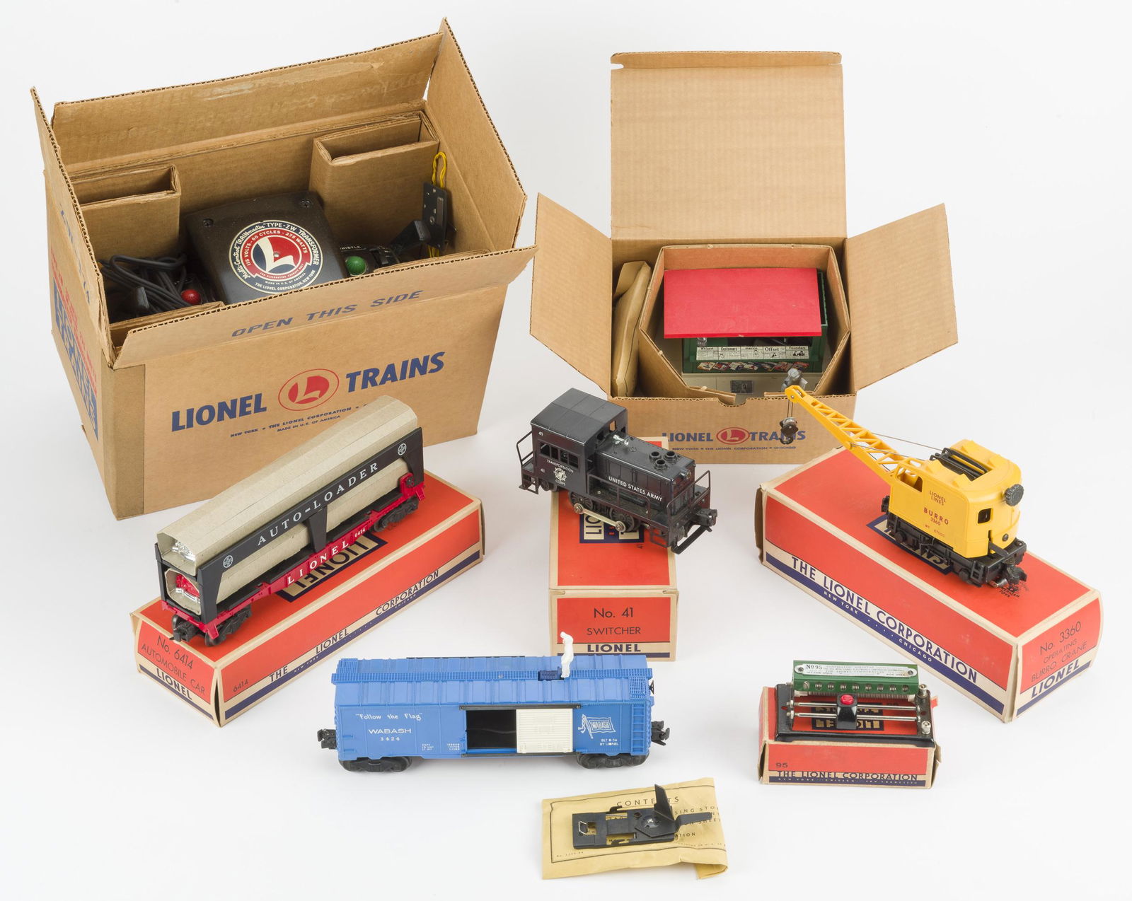 7 Lionel Train Cars & Accessories (1 of 17)
