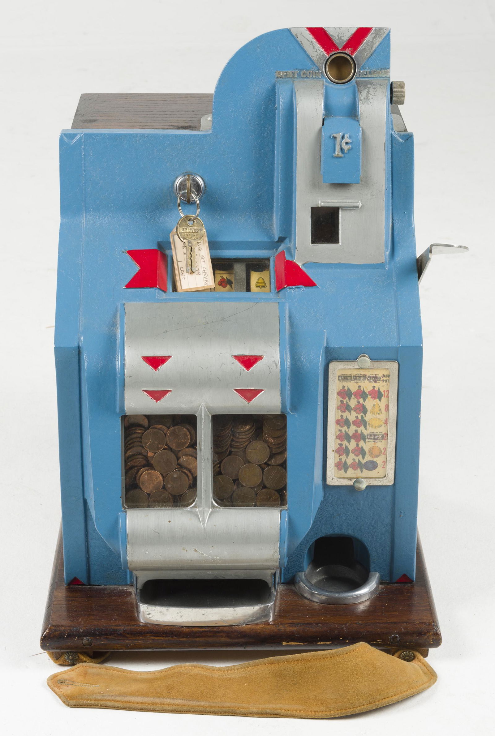 Mills 1 Cent QT Chevron Slot Machine (1 of 5)