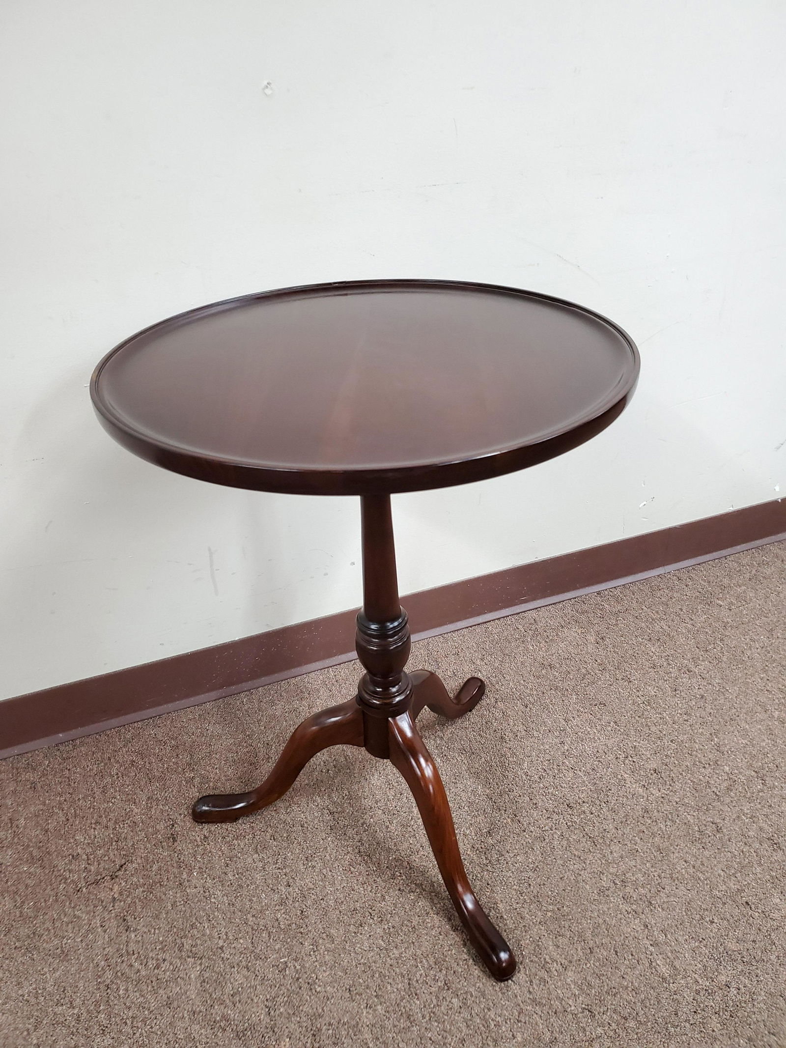 Victorian Tilt Top Table (1 of 4)