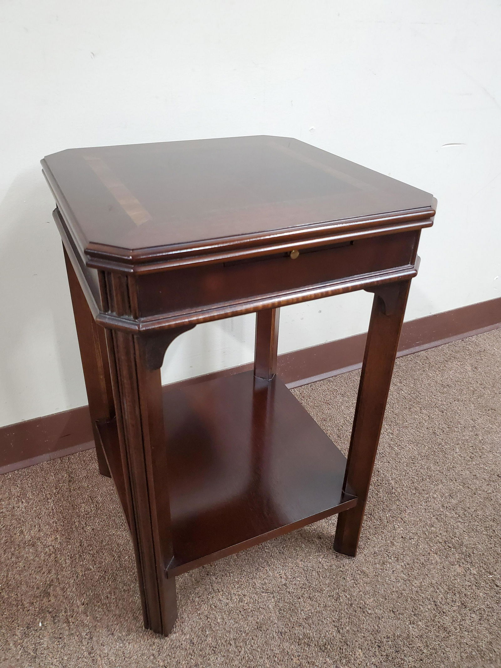 Lane Side Table (1 of 3)