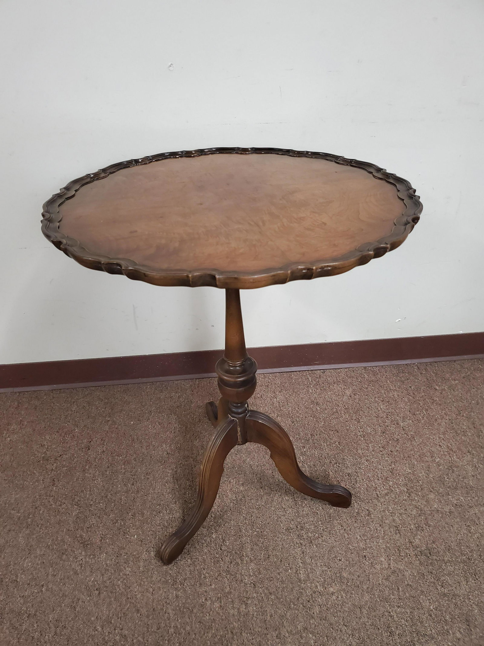 Knoxville Tables Tilt Top Table: 29" wide X 29" deep X 24" high. Leg has repair. IMPORTANT: Before bidding, please read the terms and conditions below. When you registered for the auction you agreed to these terms and will be require