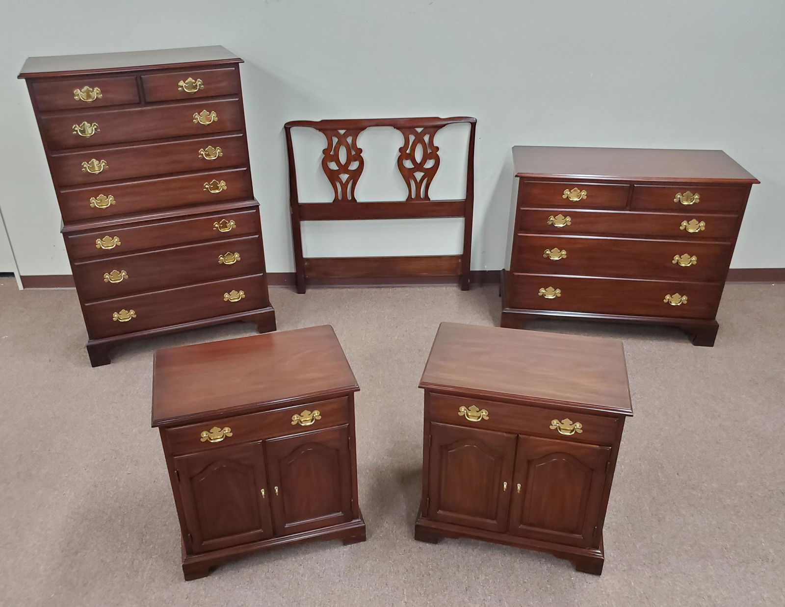 5 Pc Henkel-Harris Virginia Galleries Bedroom Set (1 of 8)