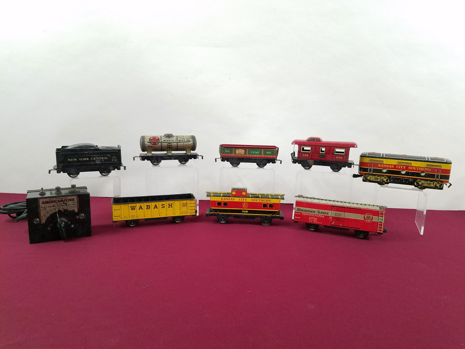 8 Trains incl Marx and American Flyer Transformer (1 of 8)