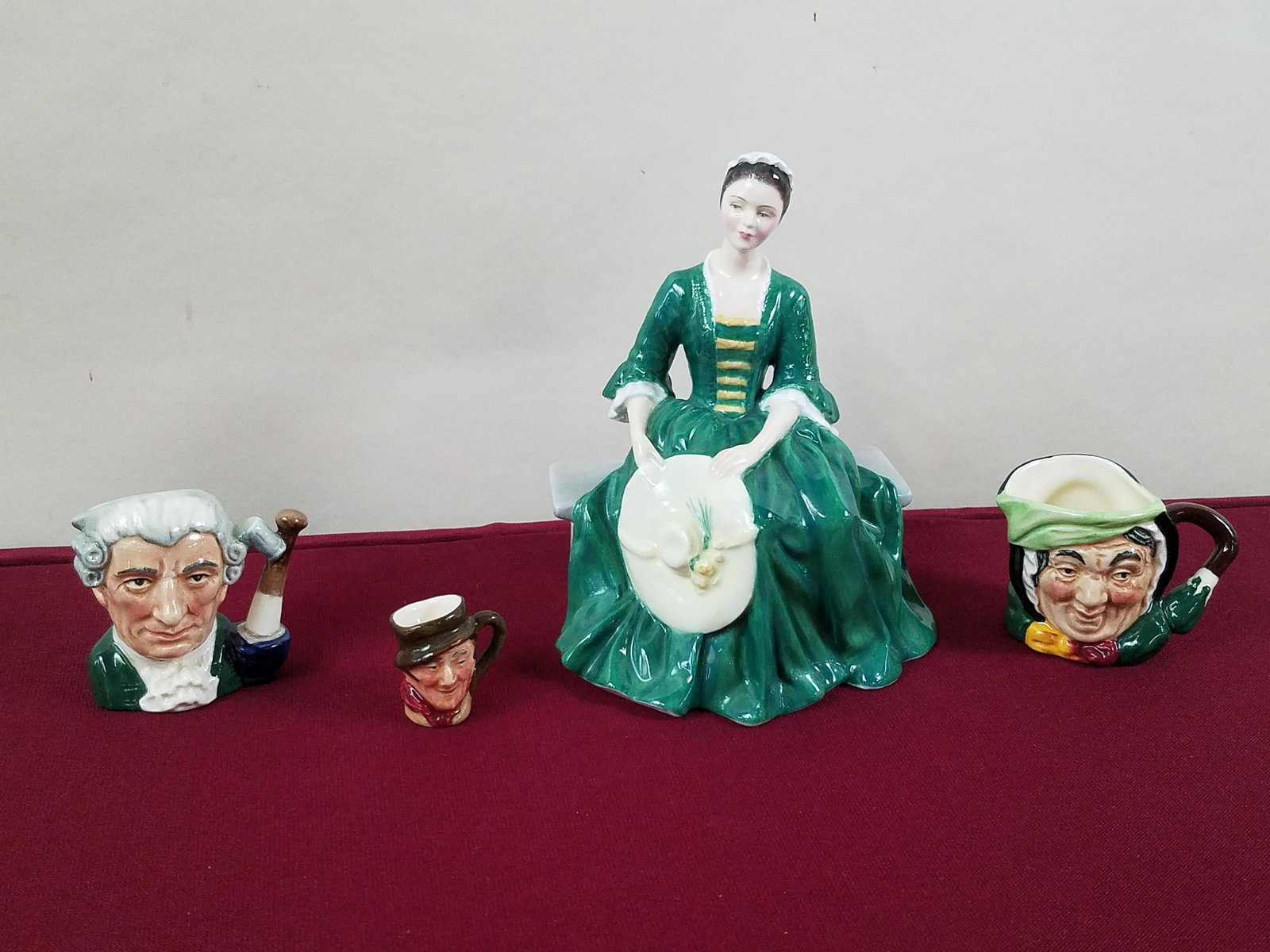 4 Pcs Royal Doulton incl Miniature Toby Mugs (1 of 4)