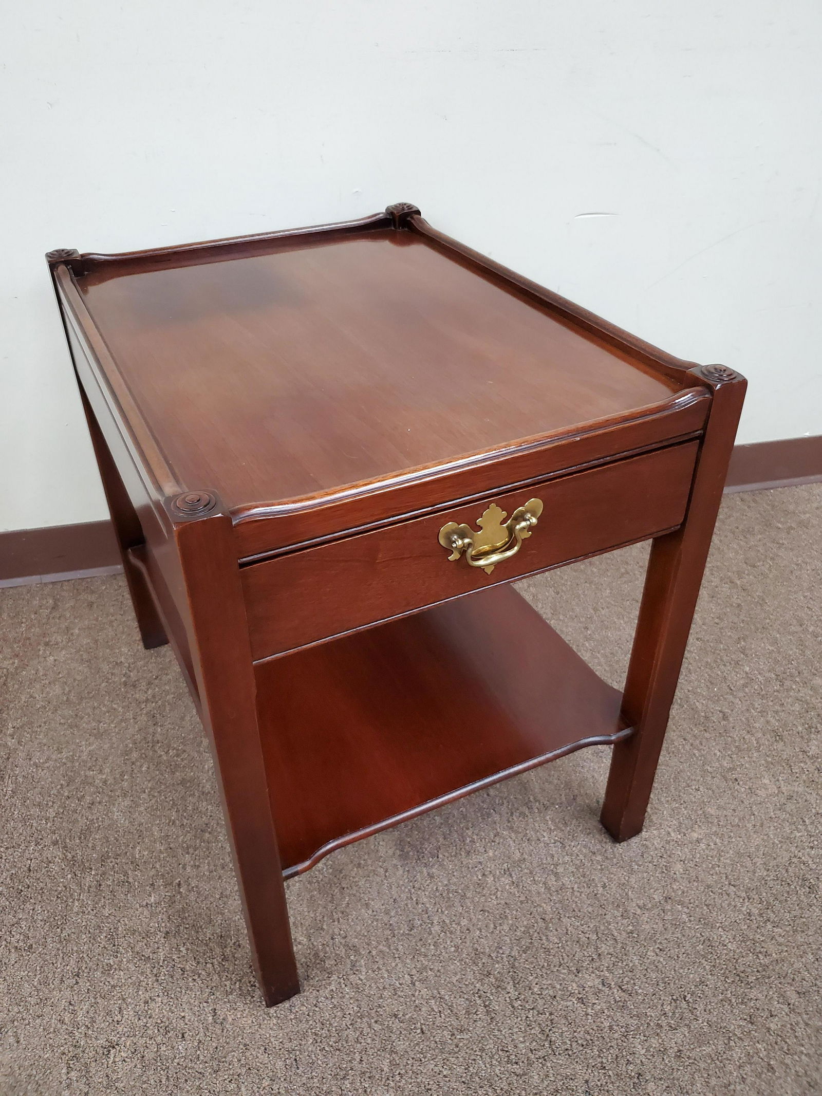 Hickory Chair Co End Table (1 of 4)