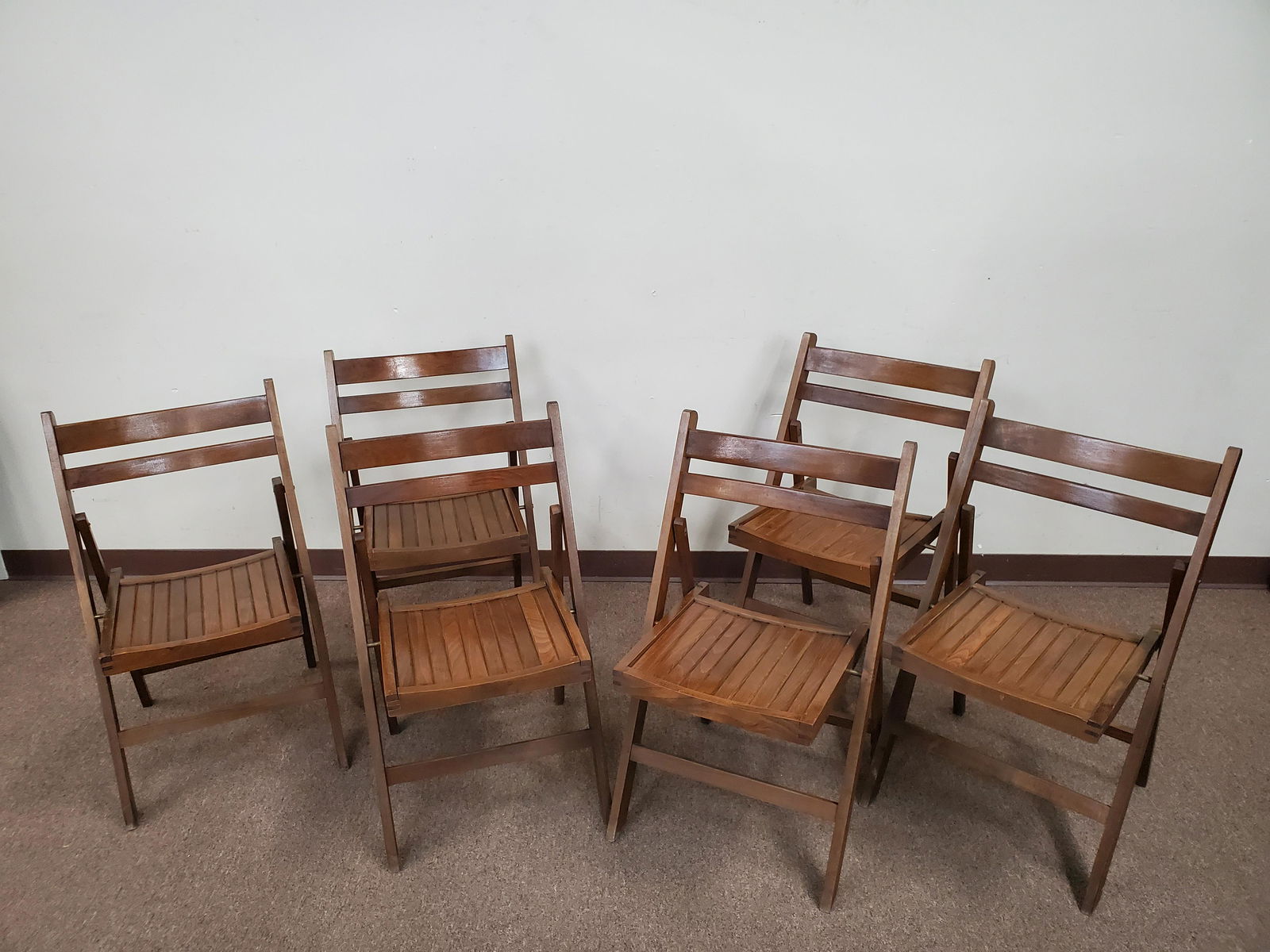 6 Folding Chairs (1 of 1)