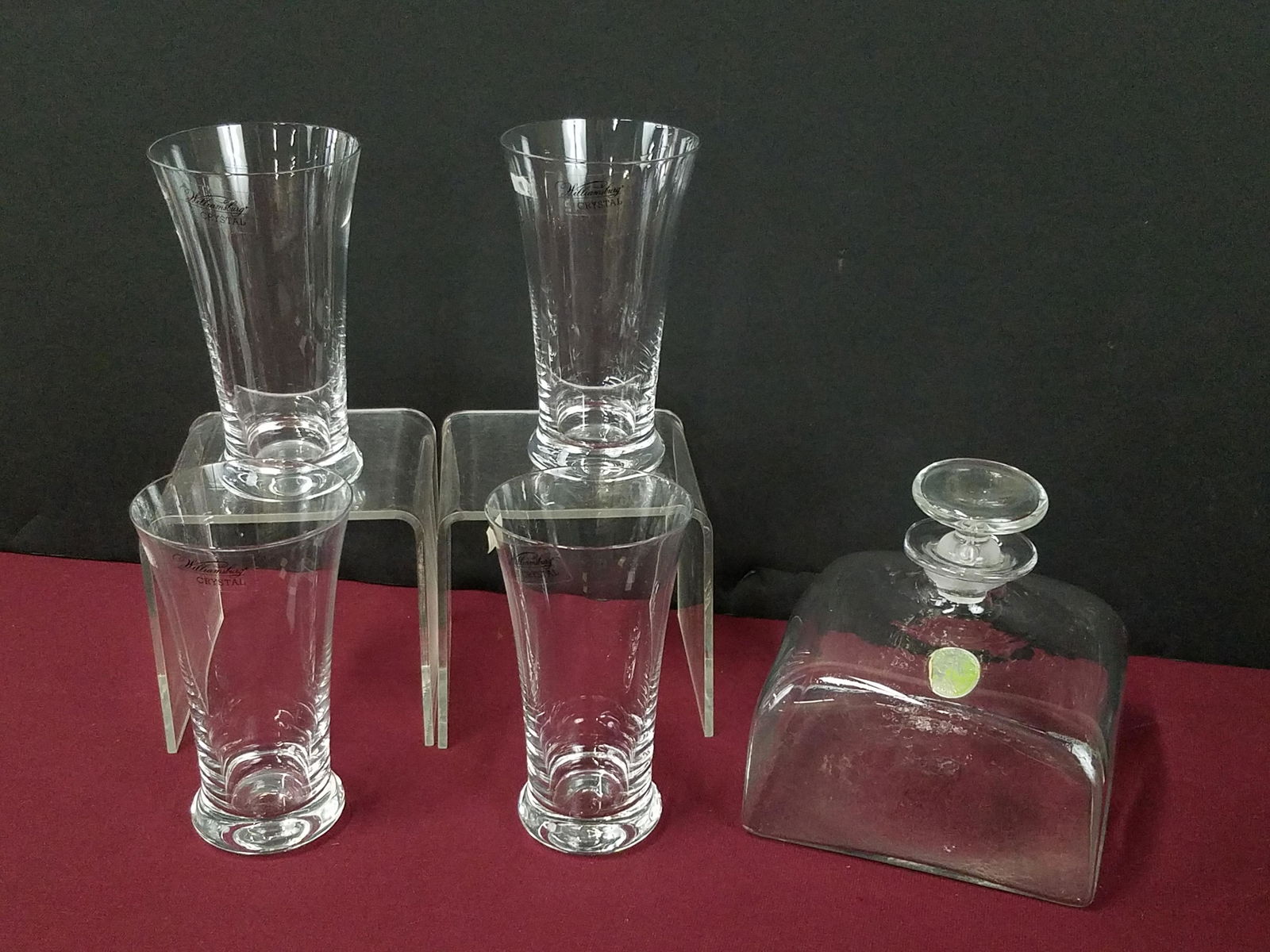 Williamsburg Square Decanter and 4 Glasses (1 of 5)