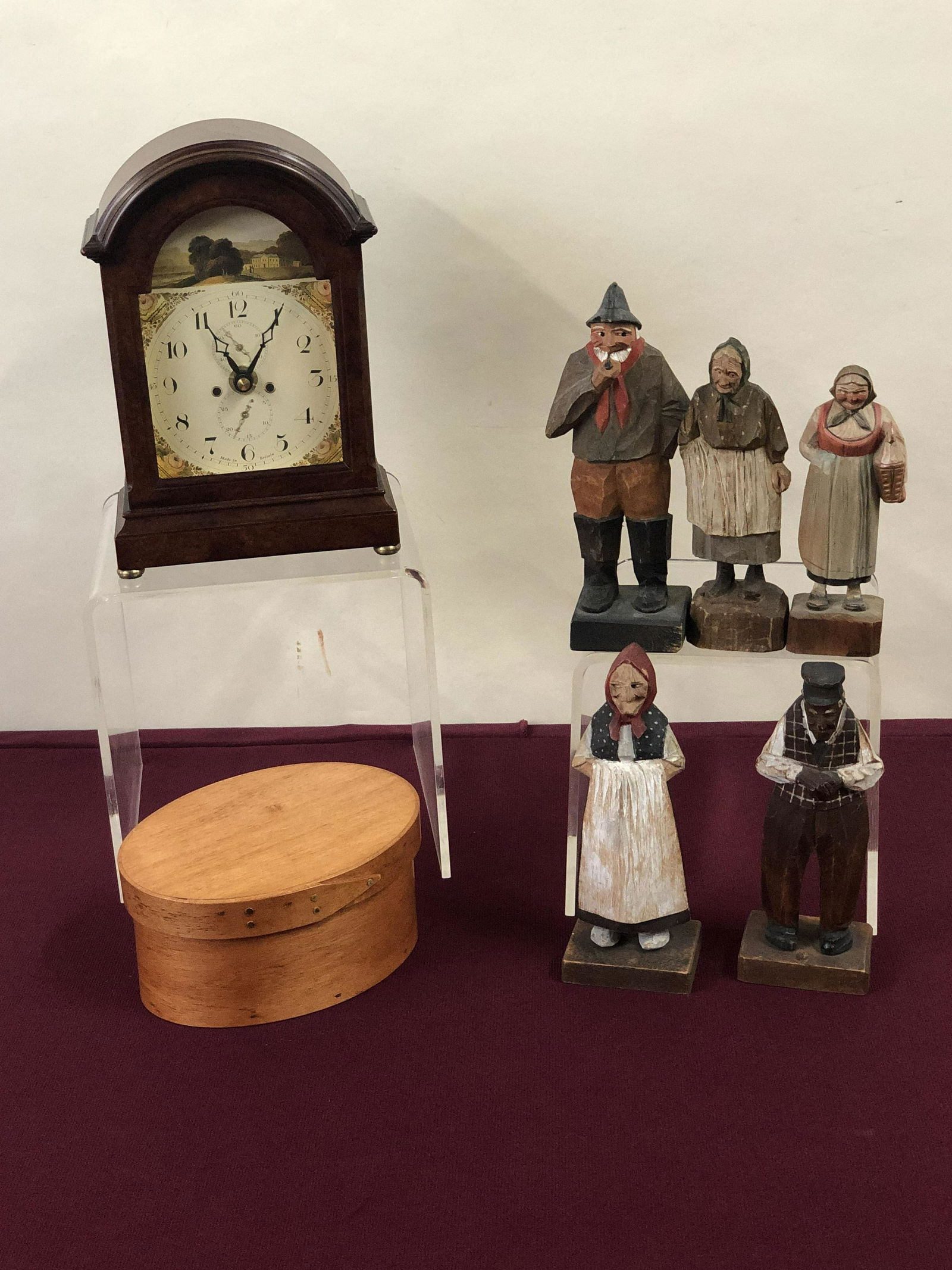 7 Pcs Wood Figures, Clock and Box (1 of 6)