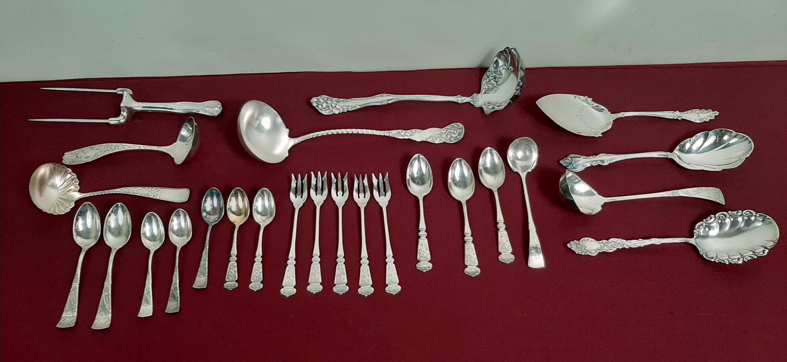 25 Pcs Silver Plate Flatware (1 of 8)