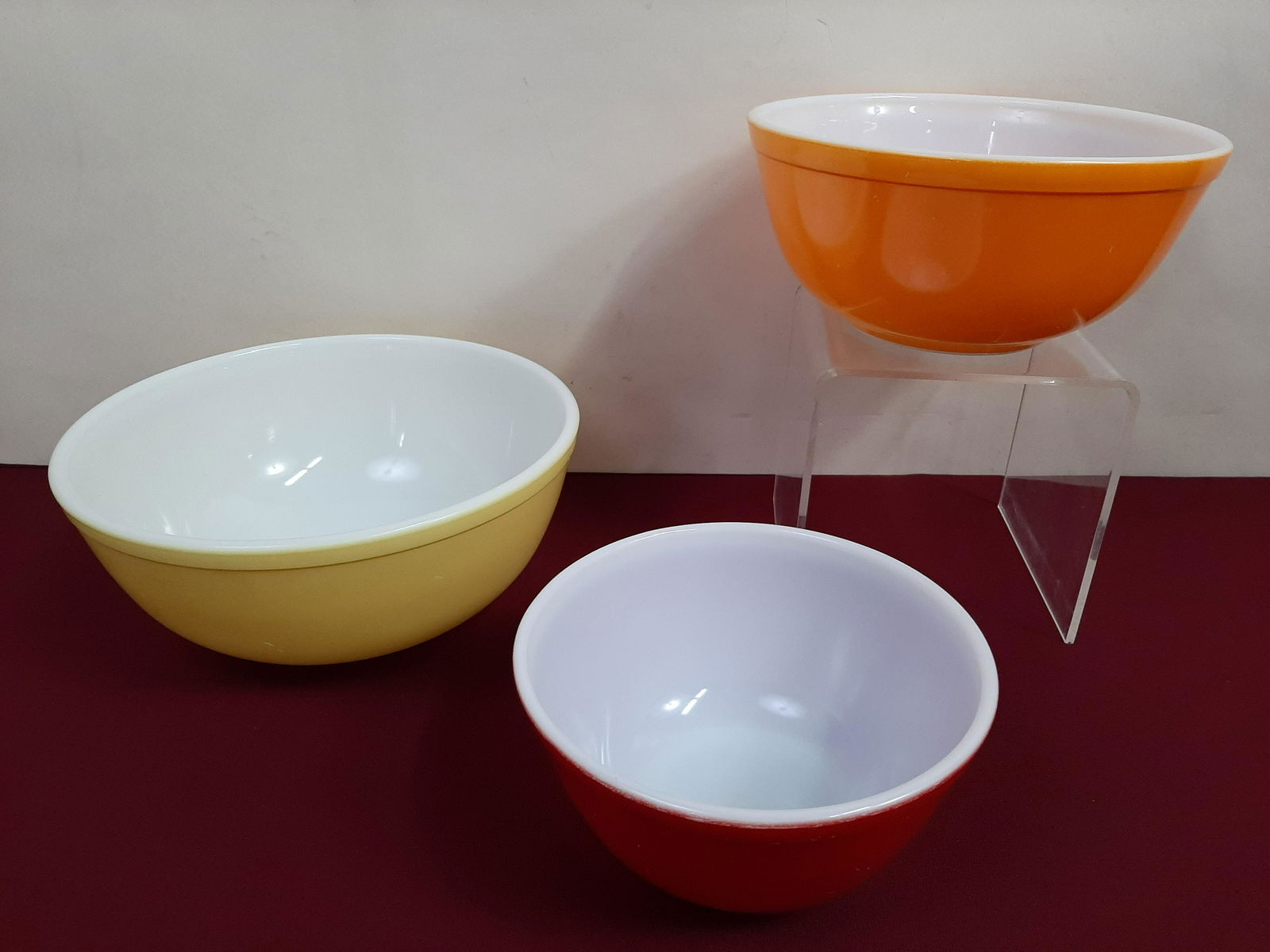 3 Nesting Pyrex Bowls (1 of 2)