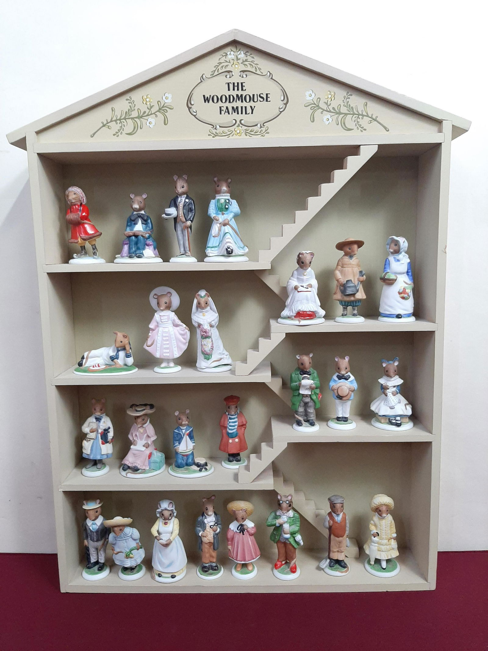 25 Franklin Mint Woodmouse Figures with Display (1 of 7)