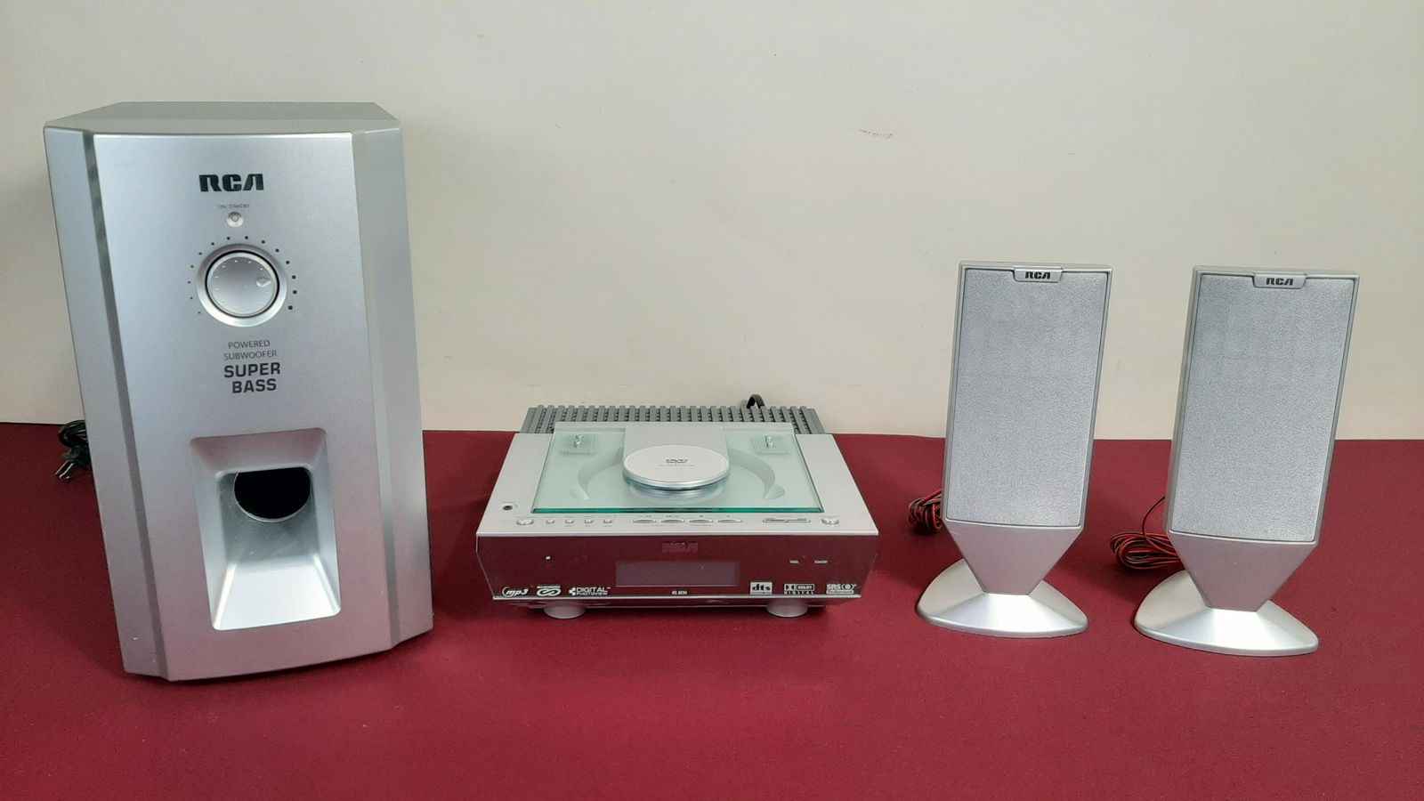 RCA DVD/CD Home Theatre System (1 of 5)