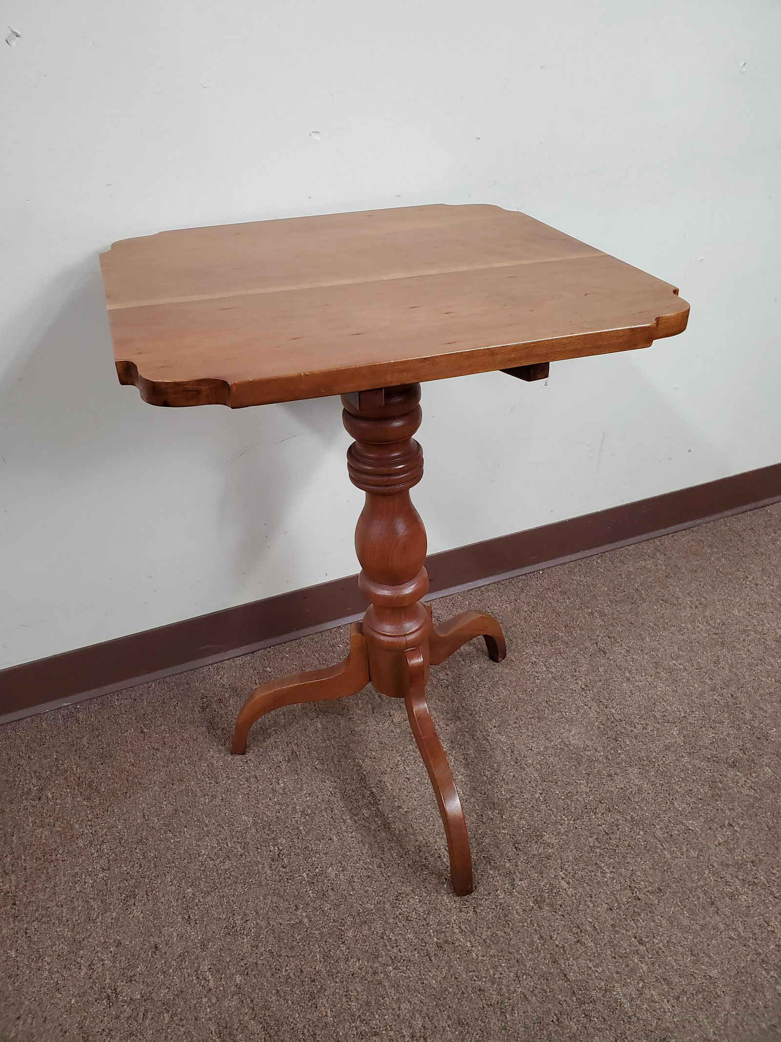 Tilt Top Table (1 of 3)