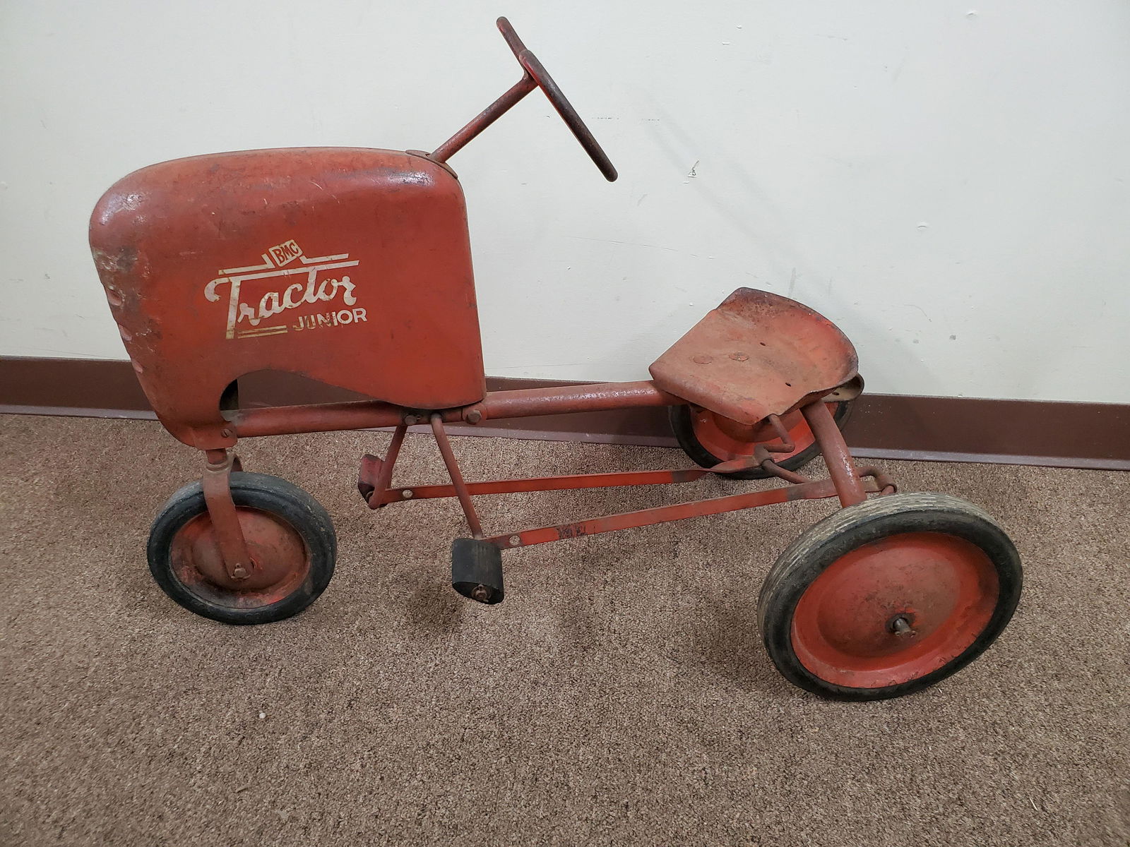 BMC Tractor Junior Riding Toy (1 of 3)