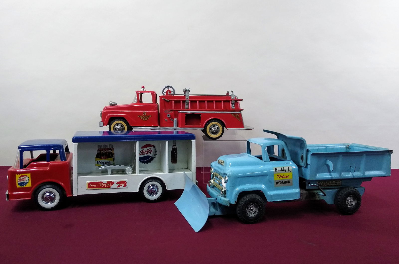 3 Pressed Steel Trucks (1 of 20)