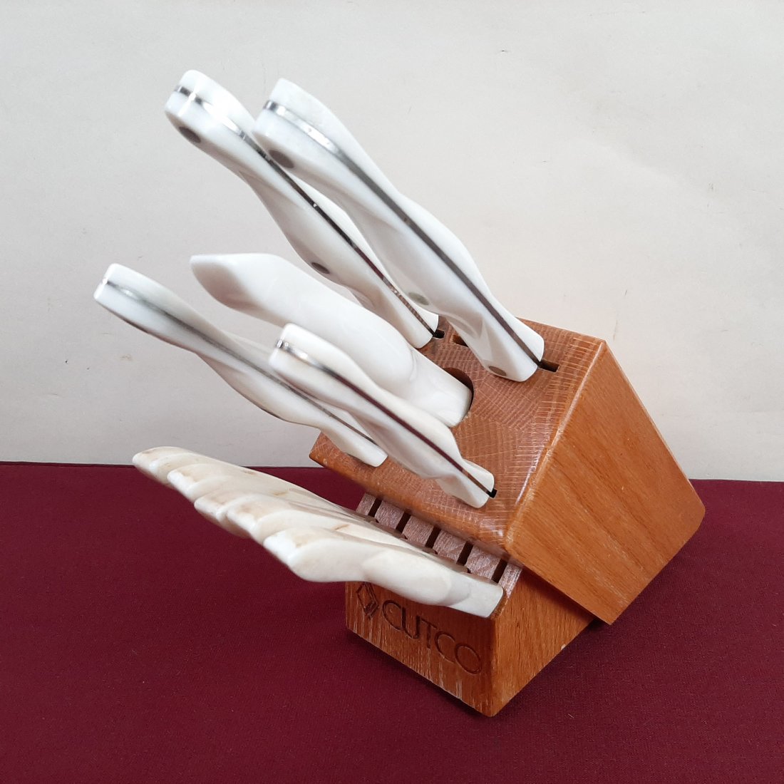 Cutco Cutlery Set in Block (1 of 4)