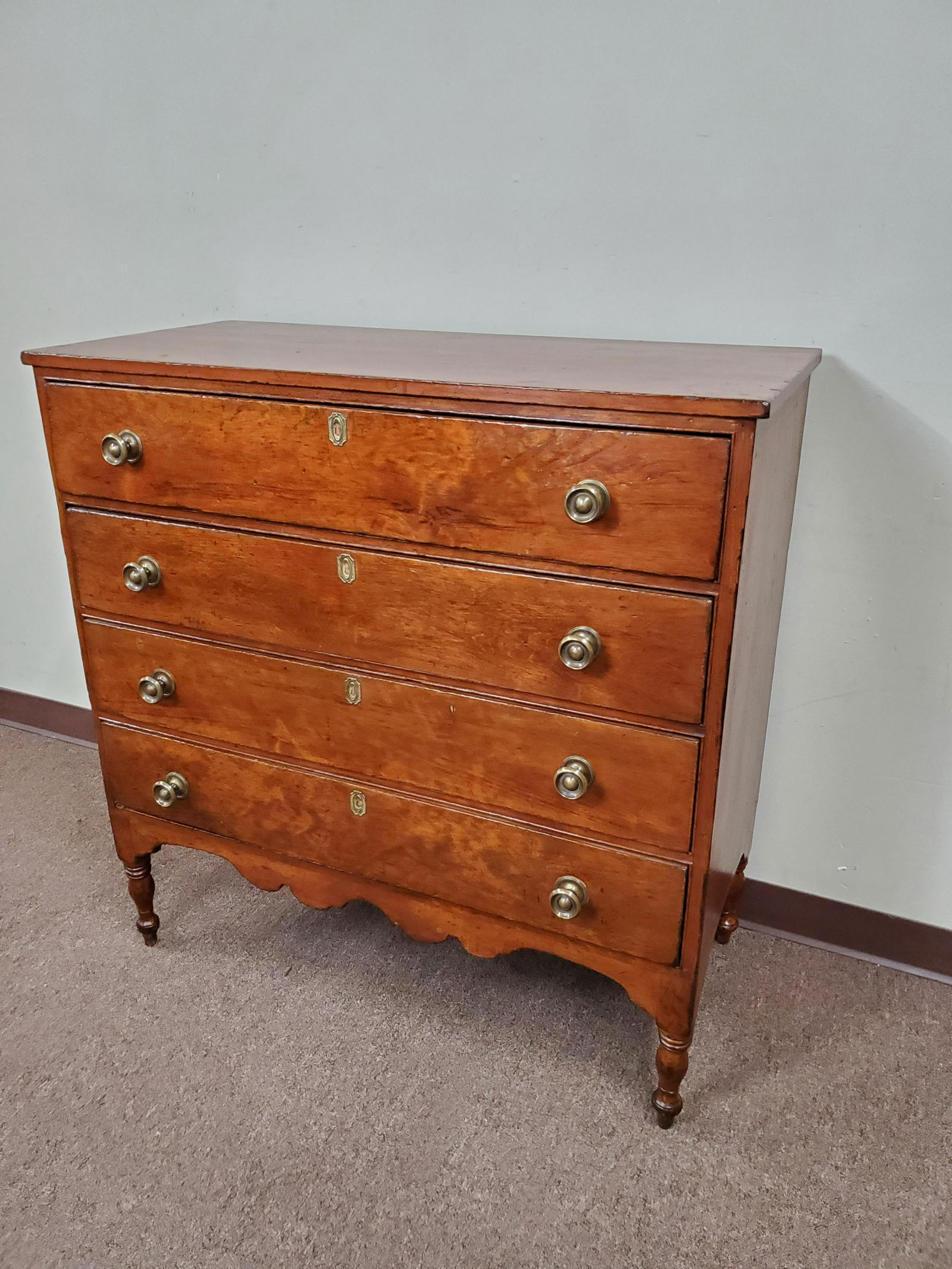 Sheraton 4 Drawer Chest with Brass Pulls (1 of 4)