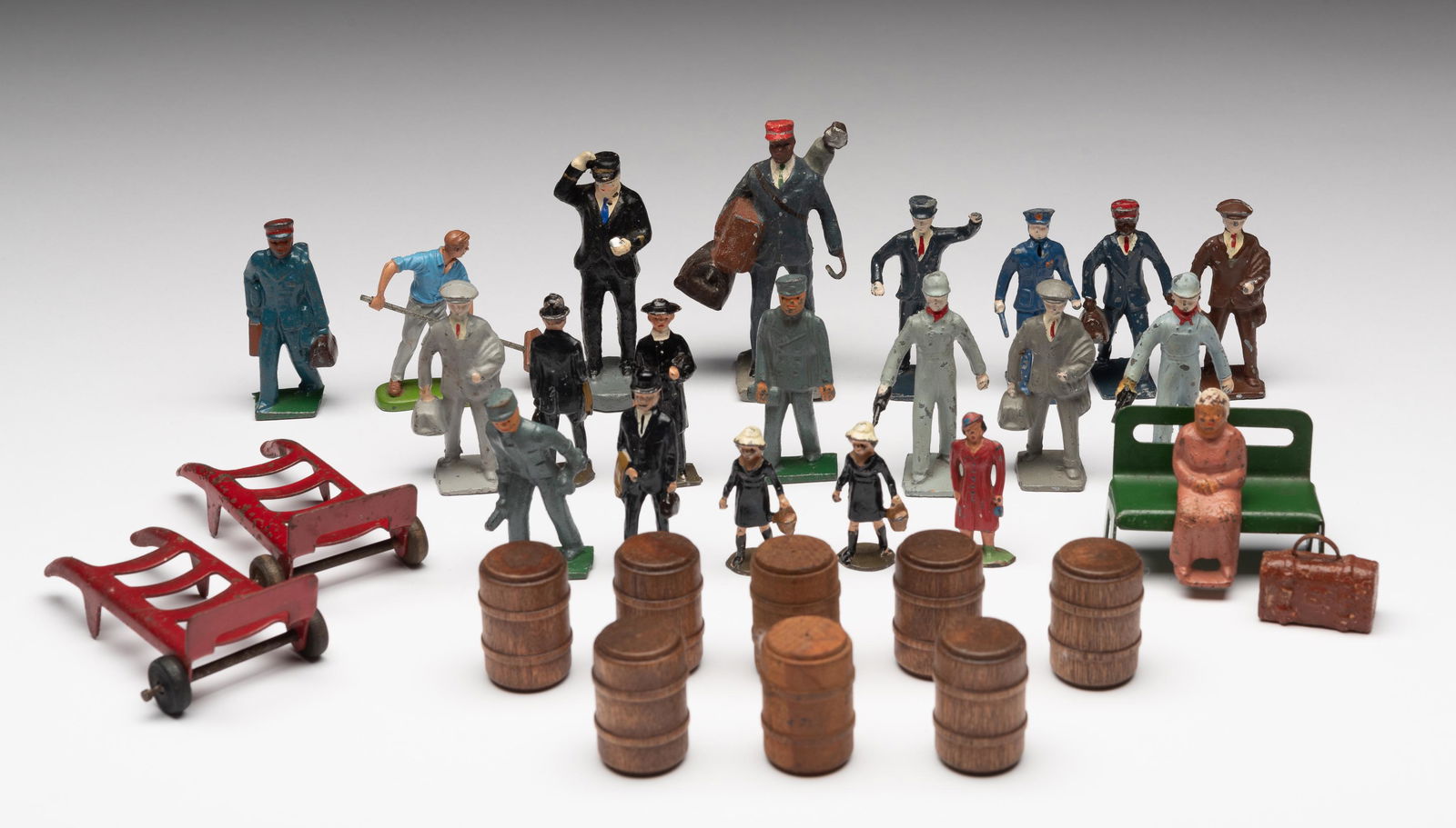 32 Model RR Figs & Accessories (1 of 1)