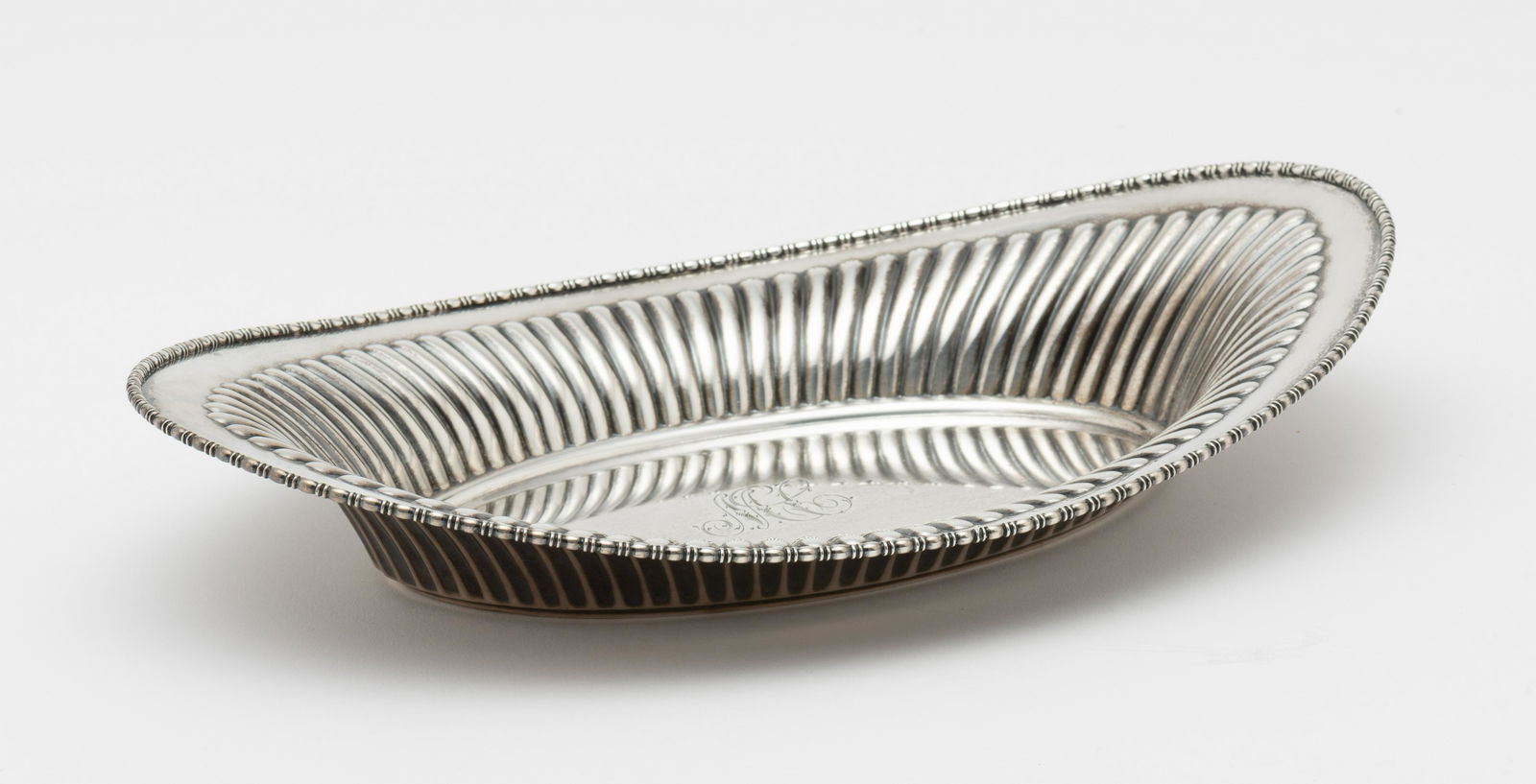 Hennegen-Bates Sterling Bread Tray (1 of 5)