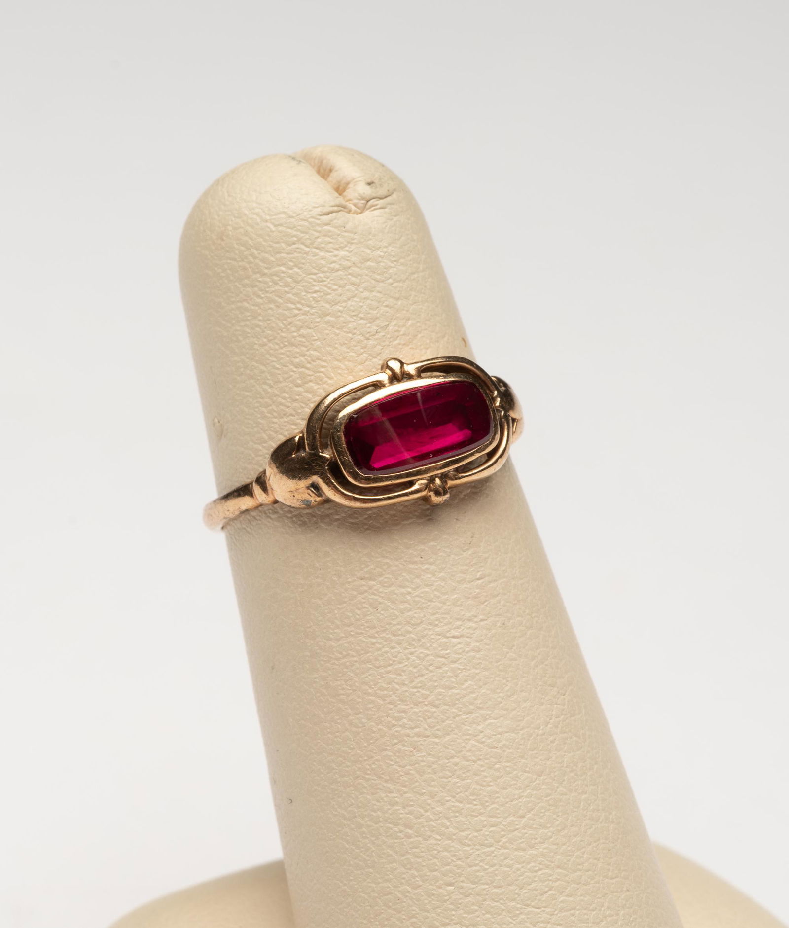 10k Victorian Ring (1 of 5)