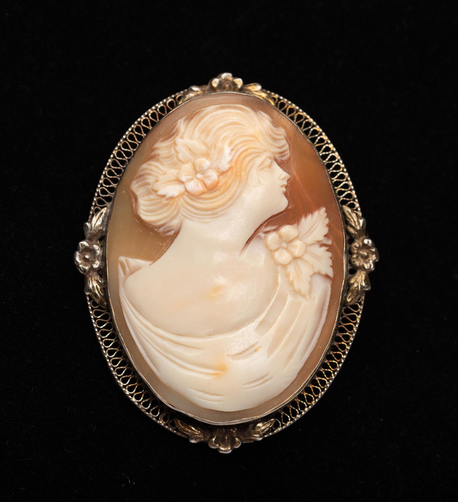 Antique Shell Cameo Brooch (1 of 2)