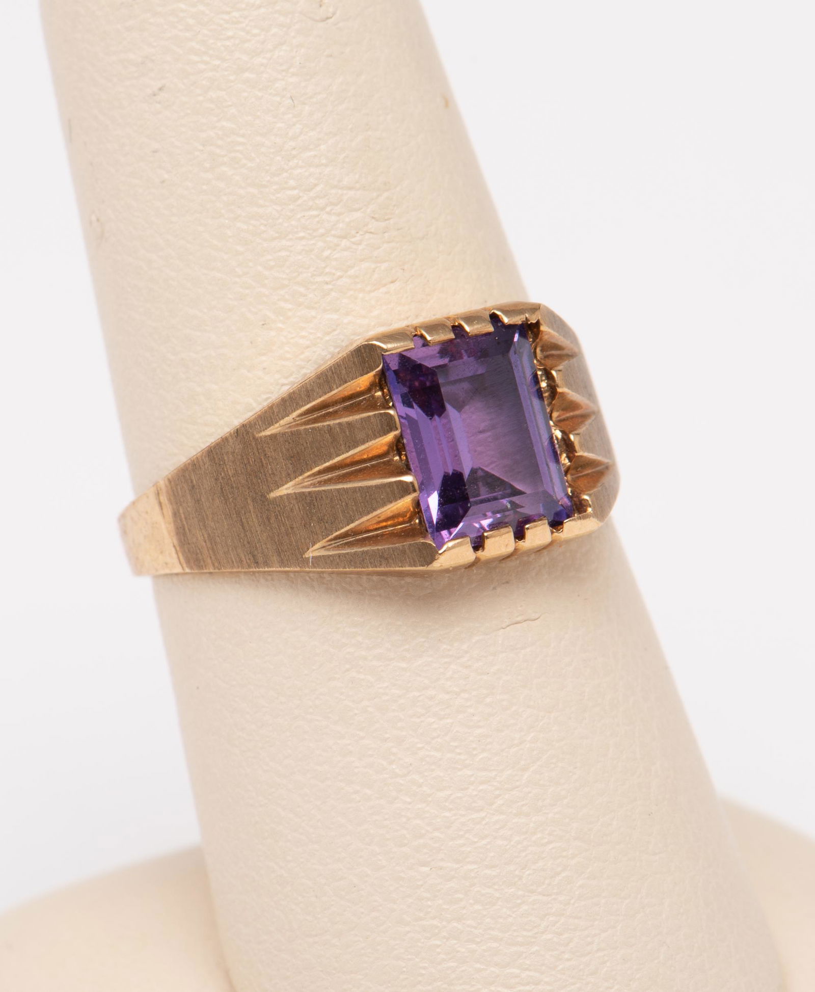 10k Gold & Amethyst Ring (1 of 4)
